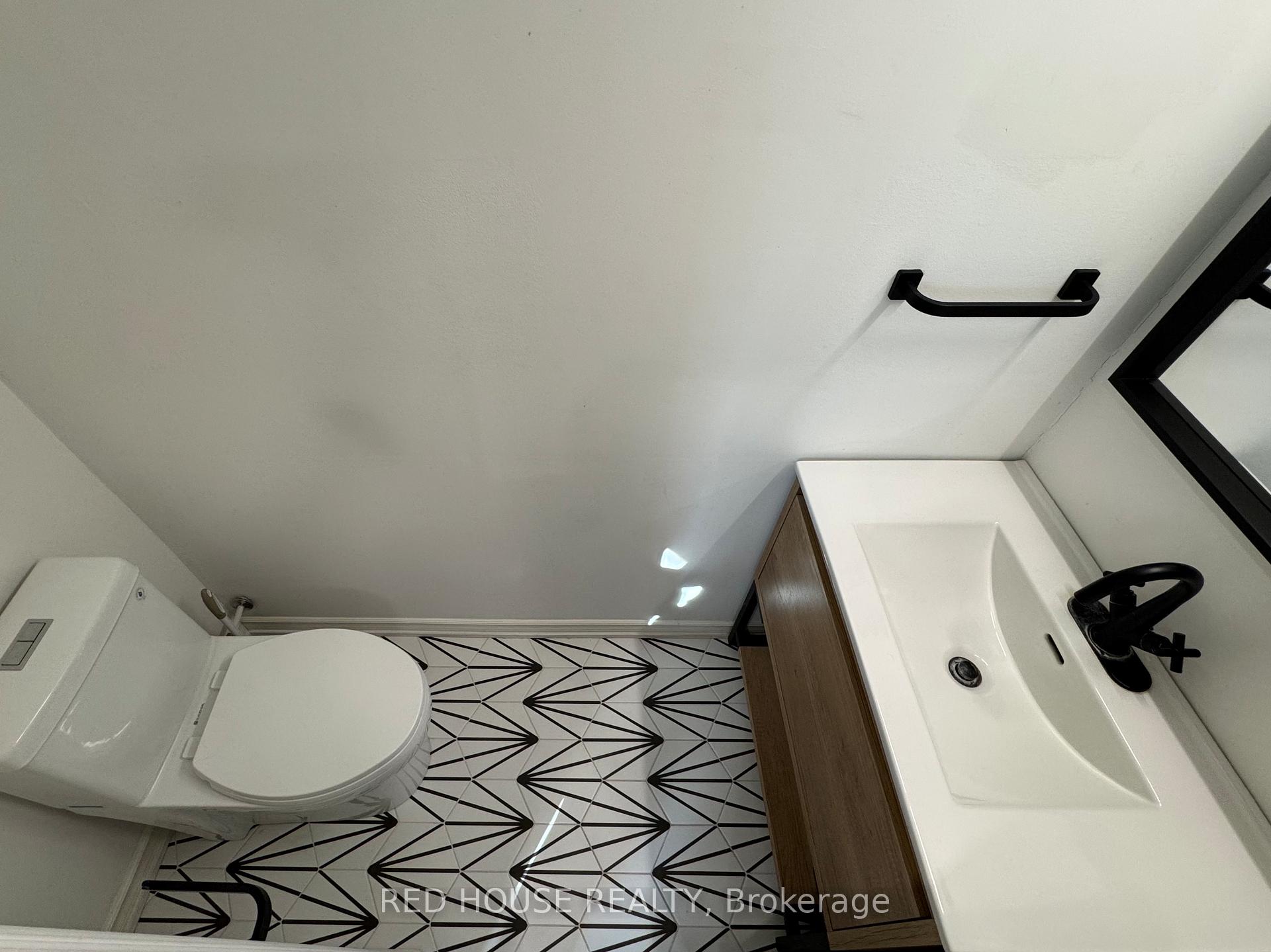 Photo 11 of Unit Upper, 69 Simpson Road, Newmarket, Central Newmarket — HOMEH