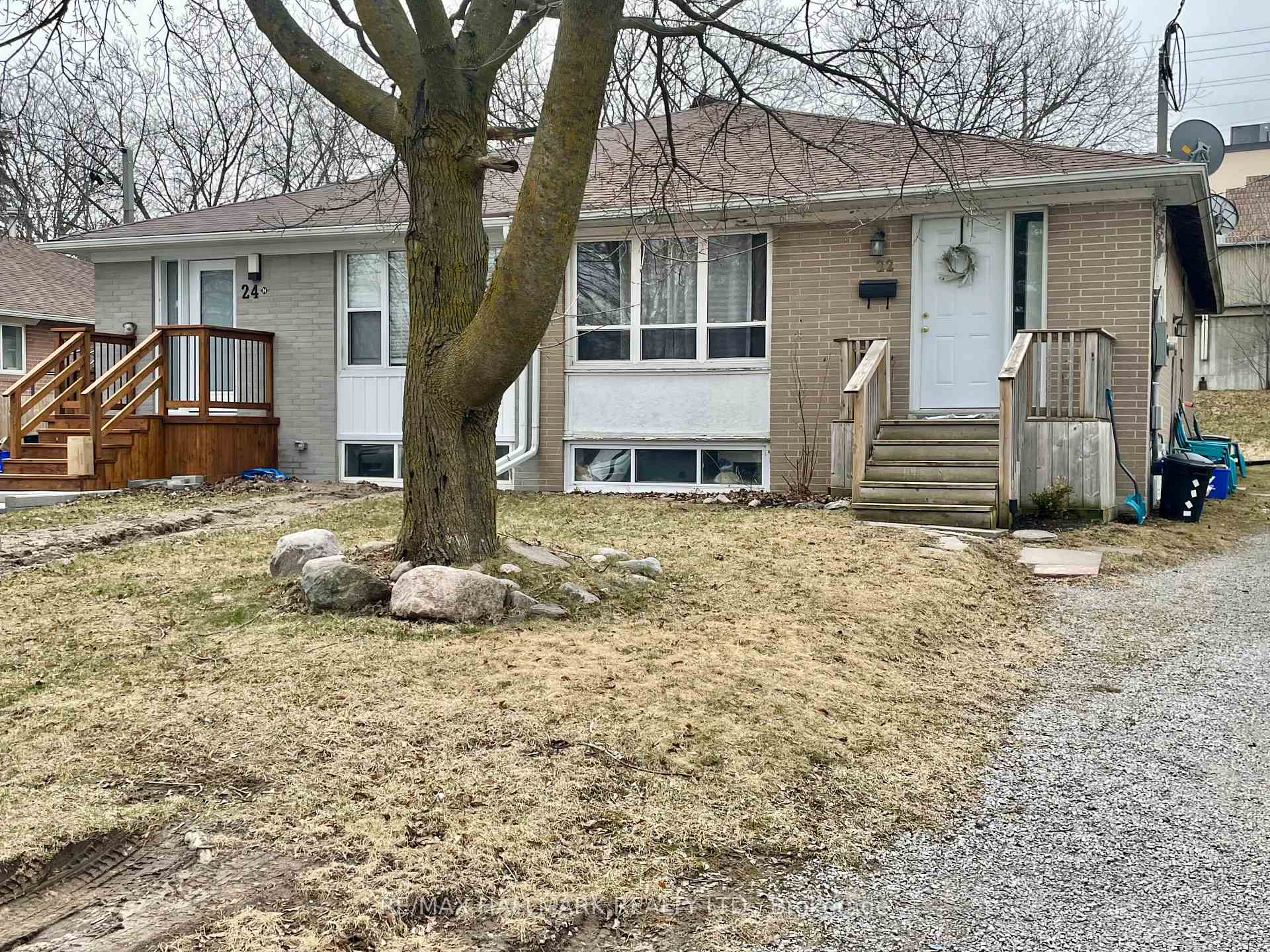 Photo 1 of 22 Boothbay Crescent, Newmarket, Central Newmarket — HOMEH