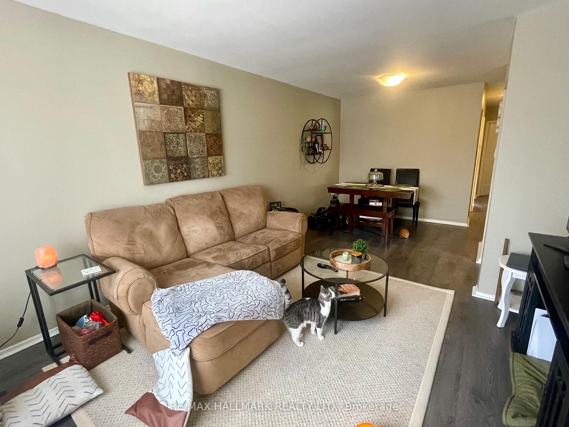 Photo 3 of 22 Boothbay Crescent, Newmarket, Central Newmarket — HOMEH