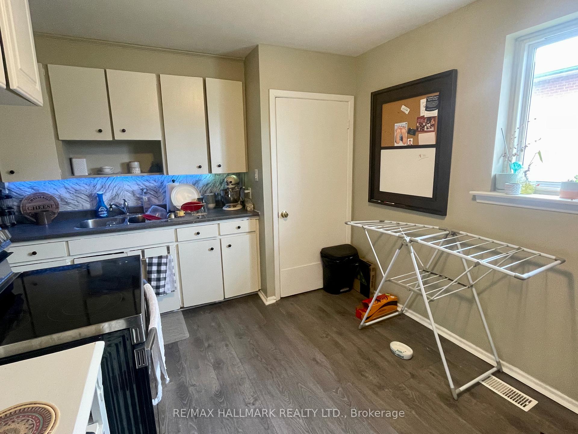 Photo 6 of 22 Boothbay Crescent, Newmarket, Central Newmarket — HOMEH