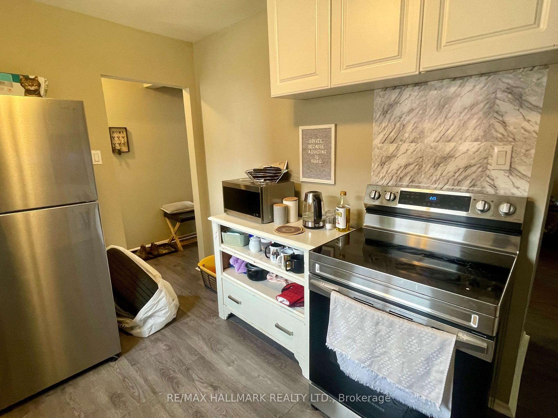 Photo 7 of 22 Boothbay Crescent, Newmarket, Central Newmarket — HOMEH