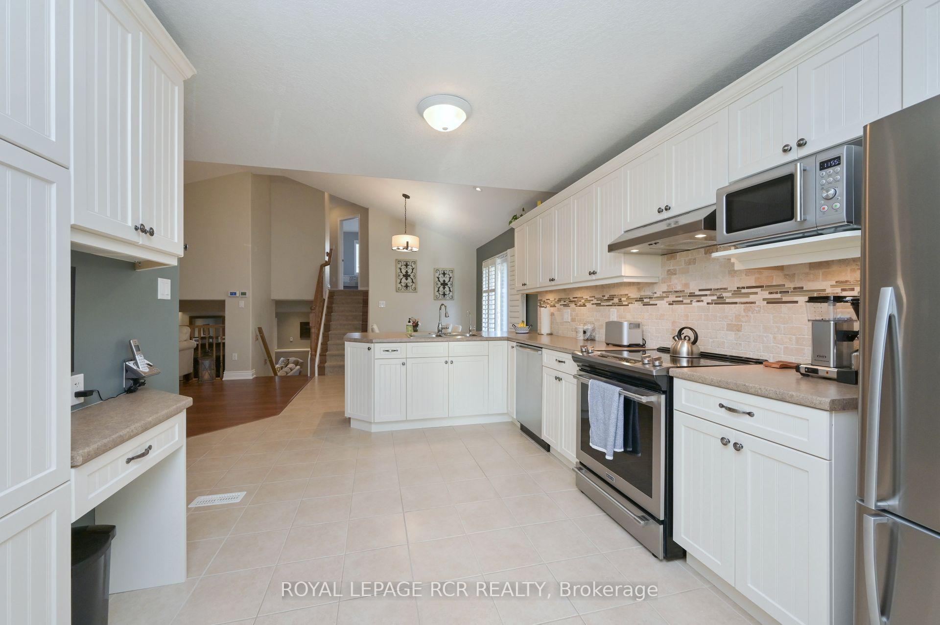Photo 4 of 155 Gray Avenue, New Tecumseth, Alliston — HOMEH