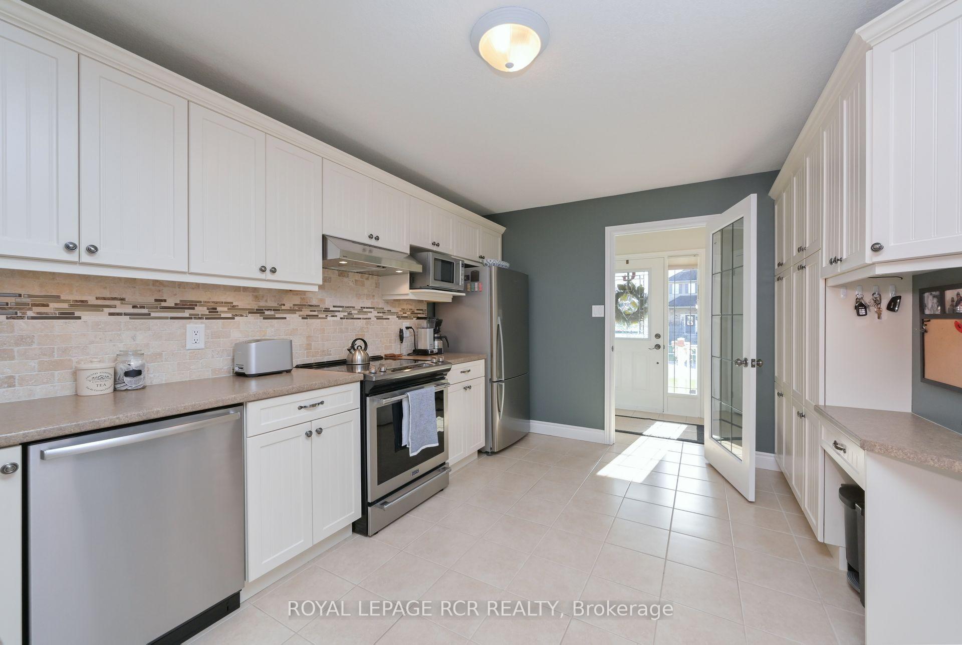 Photo 5 of 155 Gray Avenue, New Tecumseth, Alliston — HOMEH