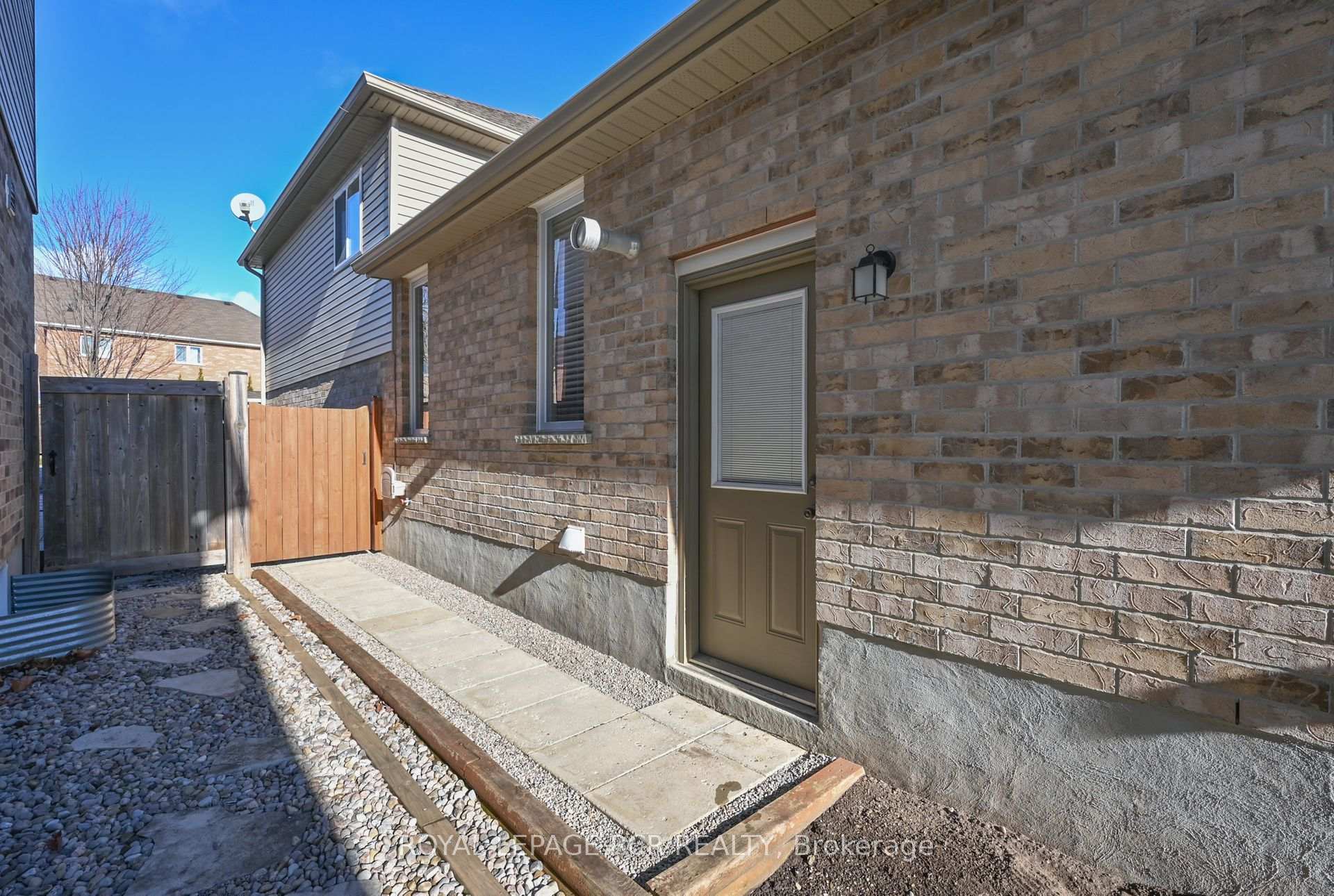 Photo 34 of 155 Gray Avenue, New Tecumseth, Alliston — HOMEH
