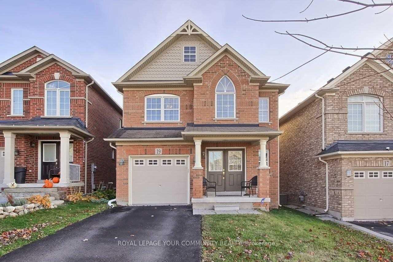Front of 19 Harvest Hills Boulevard