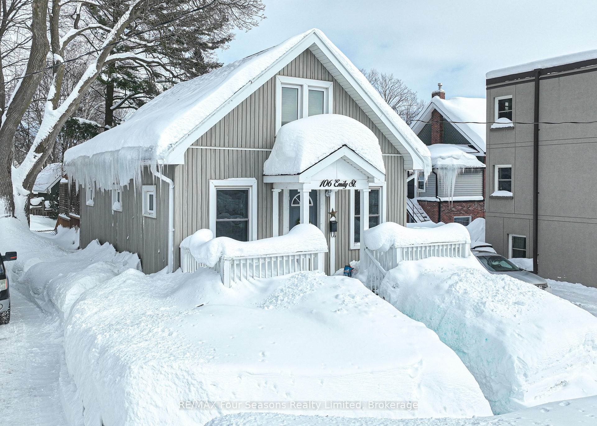 Photo 3 of 106 Emily Street, Orillia — HOMEH