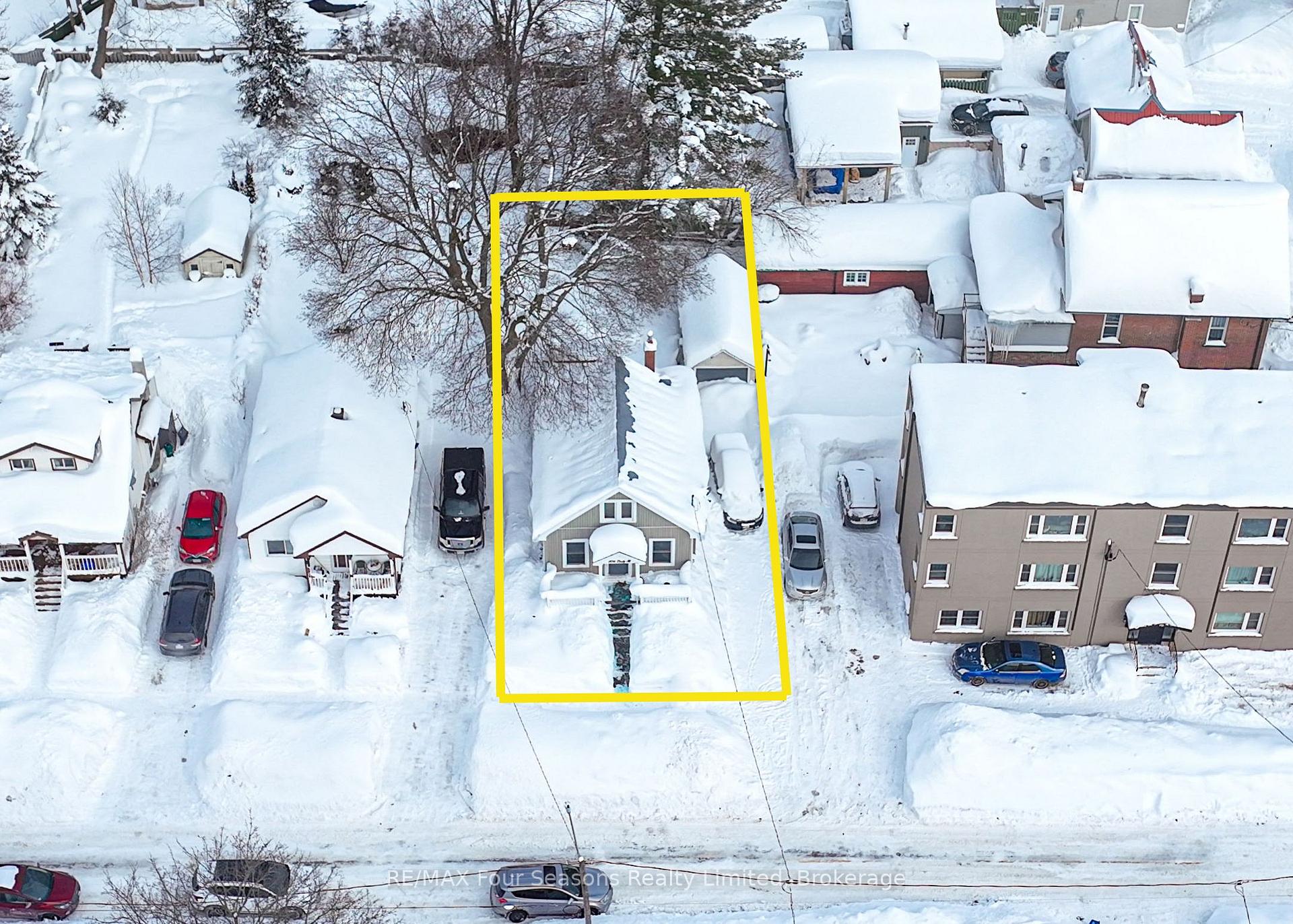 Photo 6 of 106 Emily Street, Orillia — HOMEH