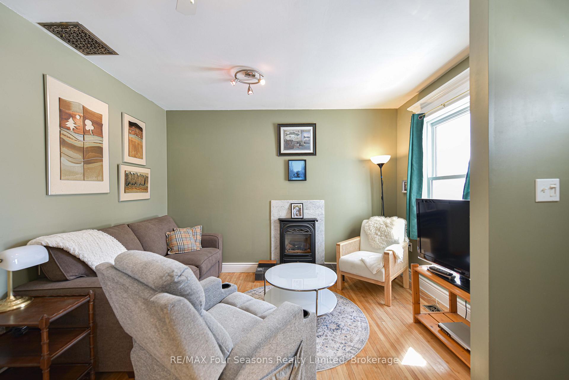 Photo 8 of 106 Emily Street, Orillia — HOMEH