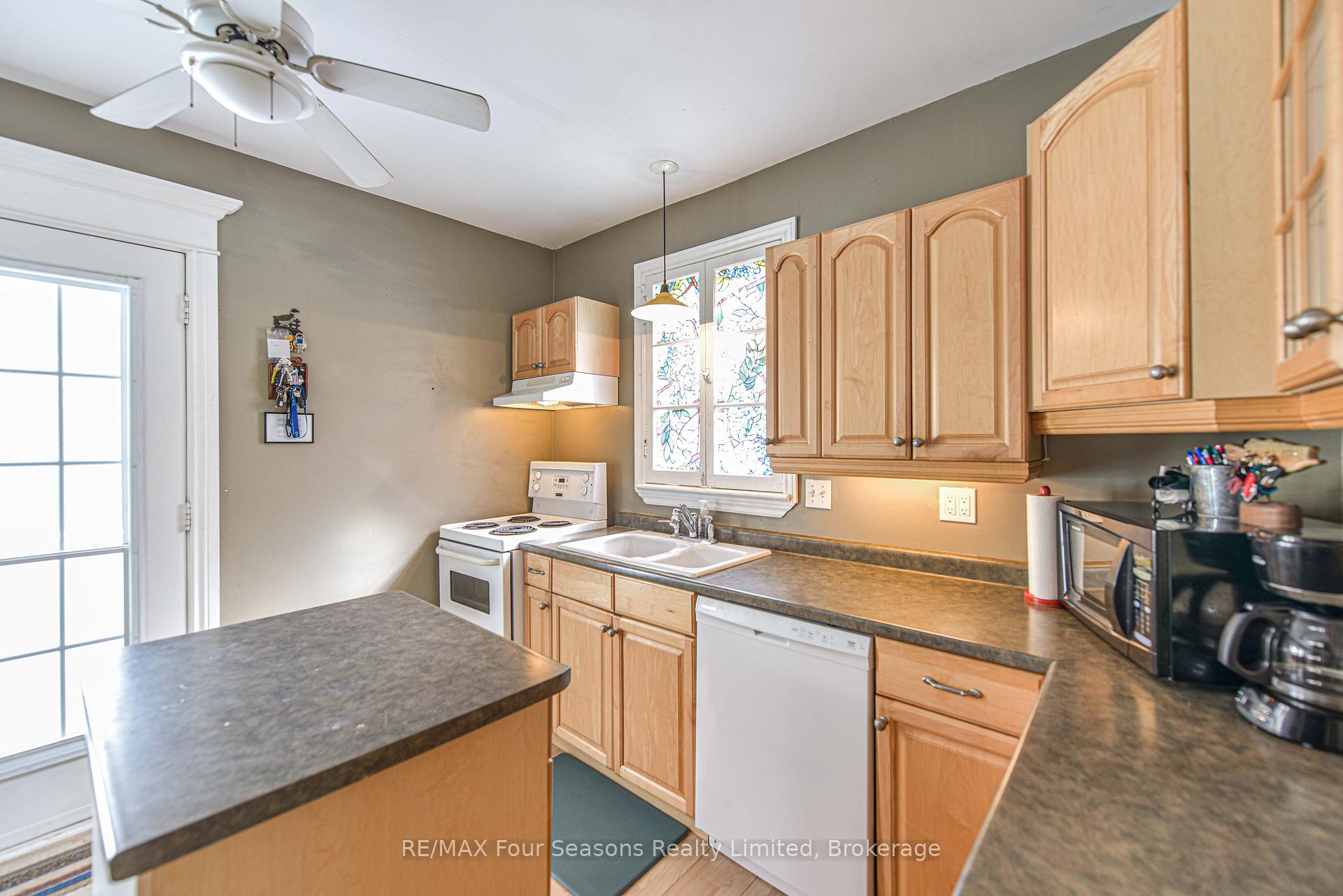 Photo 24 of 106 Emily Street, Orillia — HOMEH