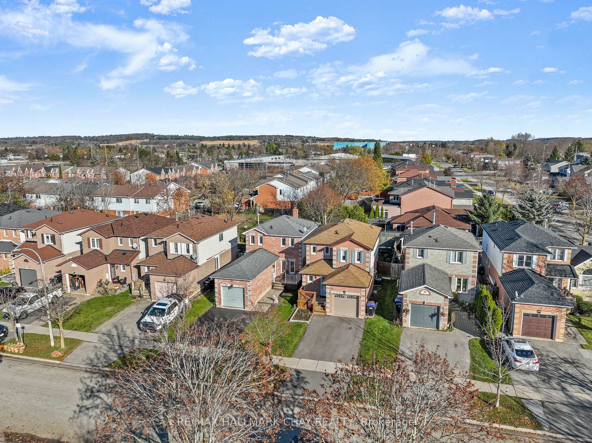 Photo 3 of 87 Mcknight Crescent, New Tecumseth, Tottenham — HOMEH