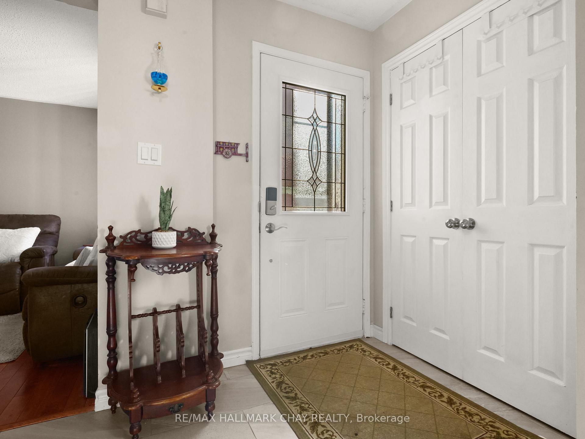 Photo 5 of 87 Mcknight Crescent, New Tecumseth, Tottenham — HOMEH