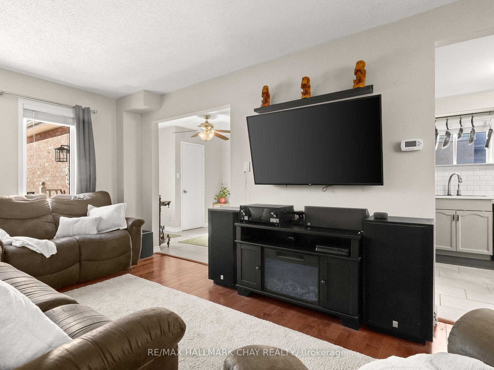 Photo 9 of 87 Mcknight Crescent, New Tecumseth, Tottenham — HOMEH