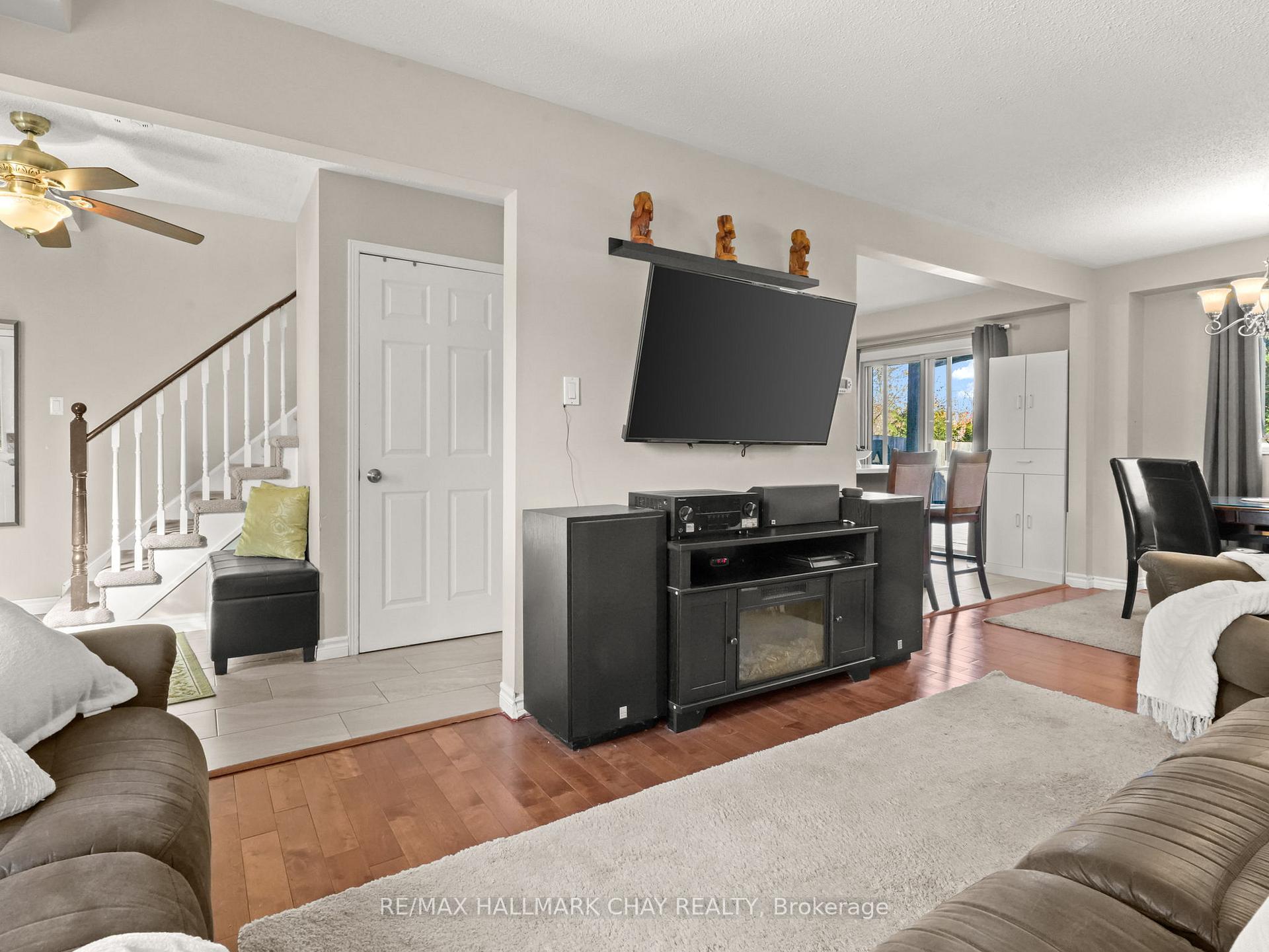 Photo 10 of 87 Mcknight Crescent, New Tecumseth, Tottenham — HOMEH