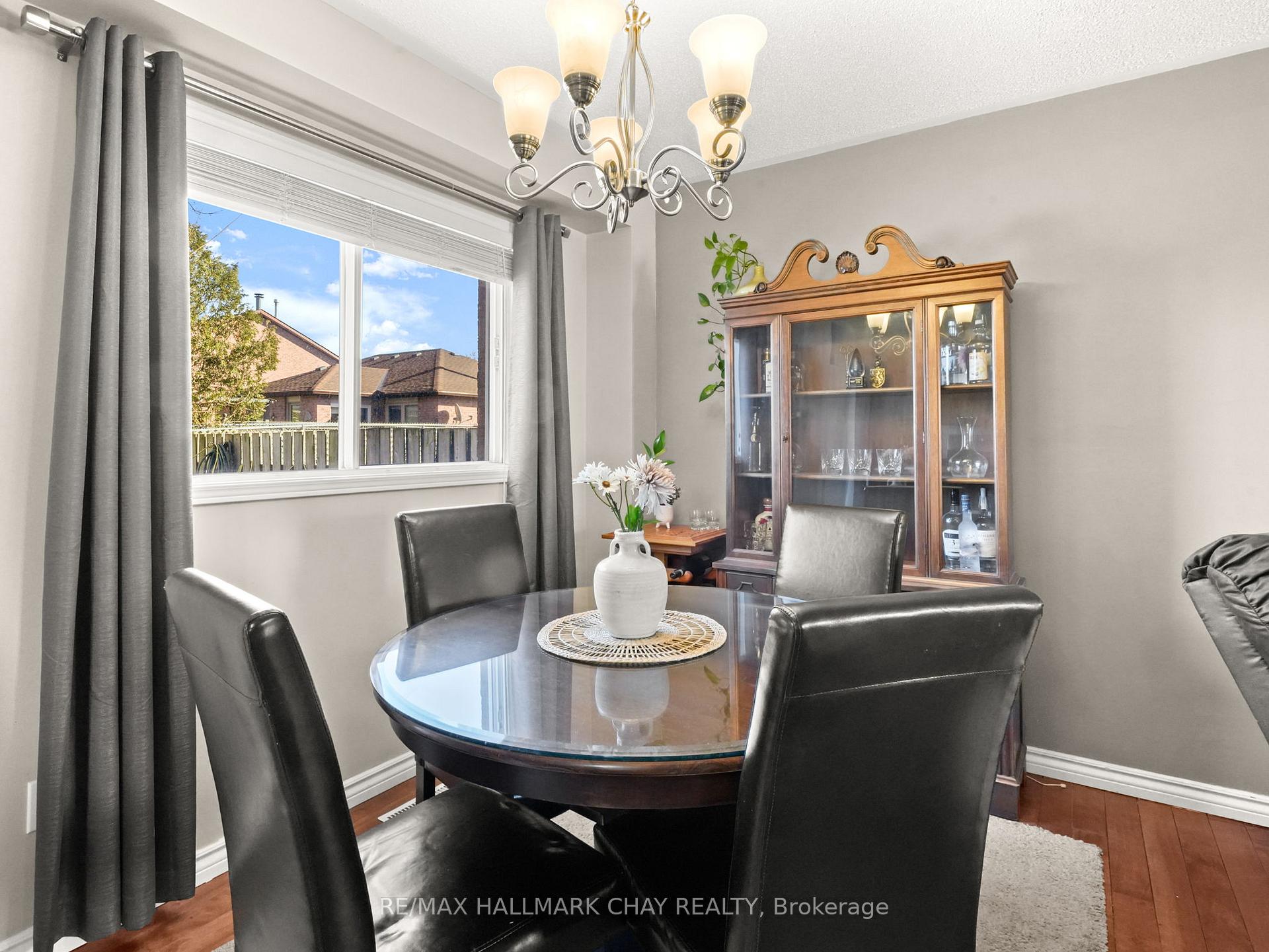 Photo 11 of 87 Mcknight Crescent, New Tecumseth, Tottenham — HOMEH