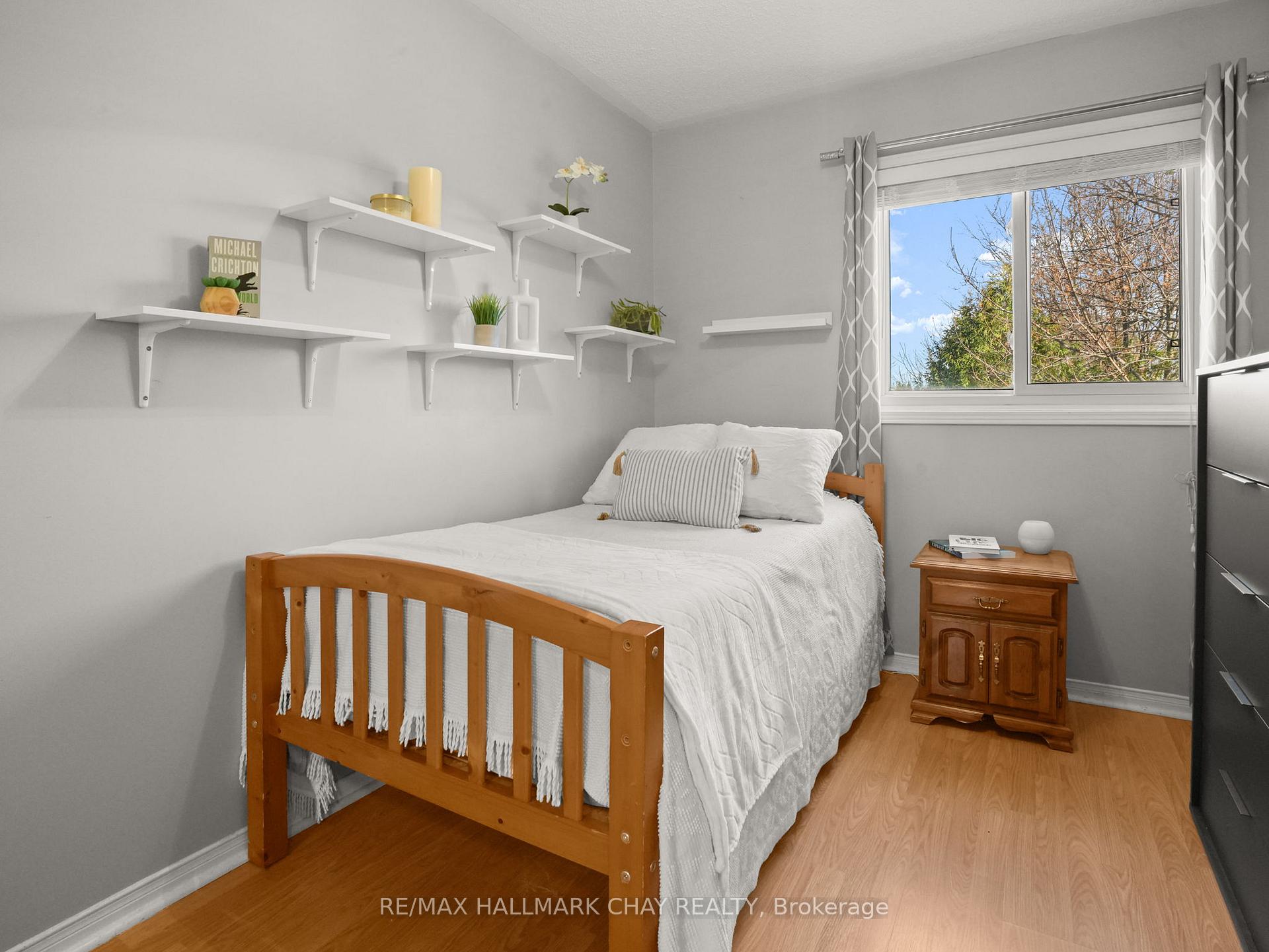 Photo 26 of 87 Mcknight Crescent, New Tecumseth, Tottenham — HOMEH