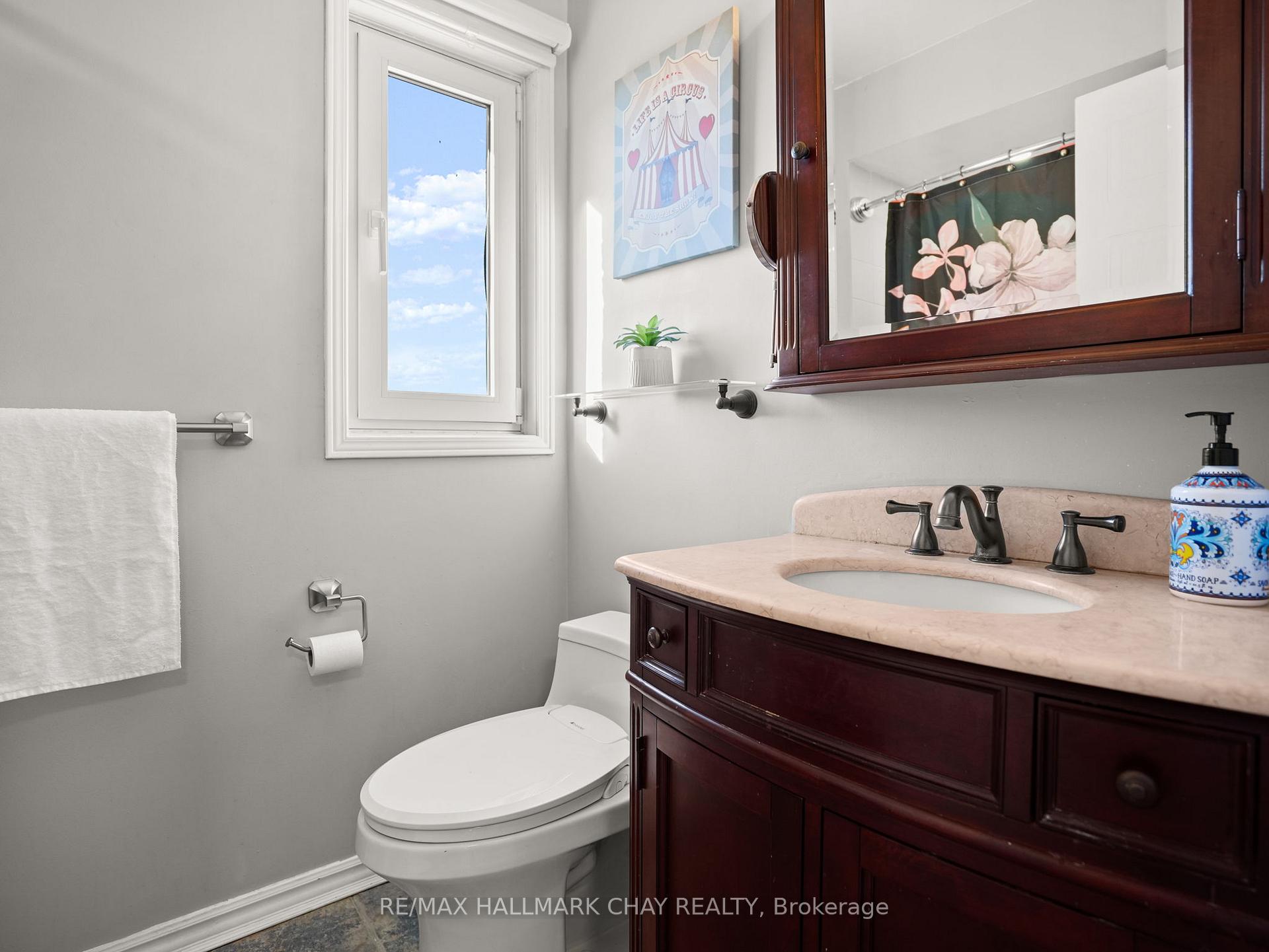 Photo 27 of 87 Mcknight Crescent, New Tecumseth, Tottenham — HOMEH