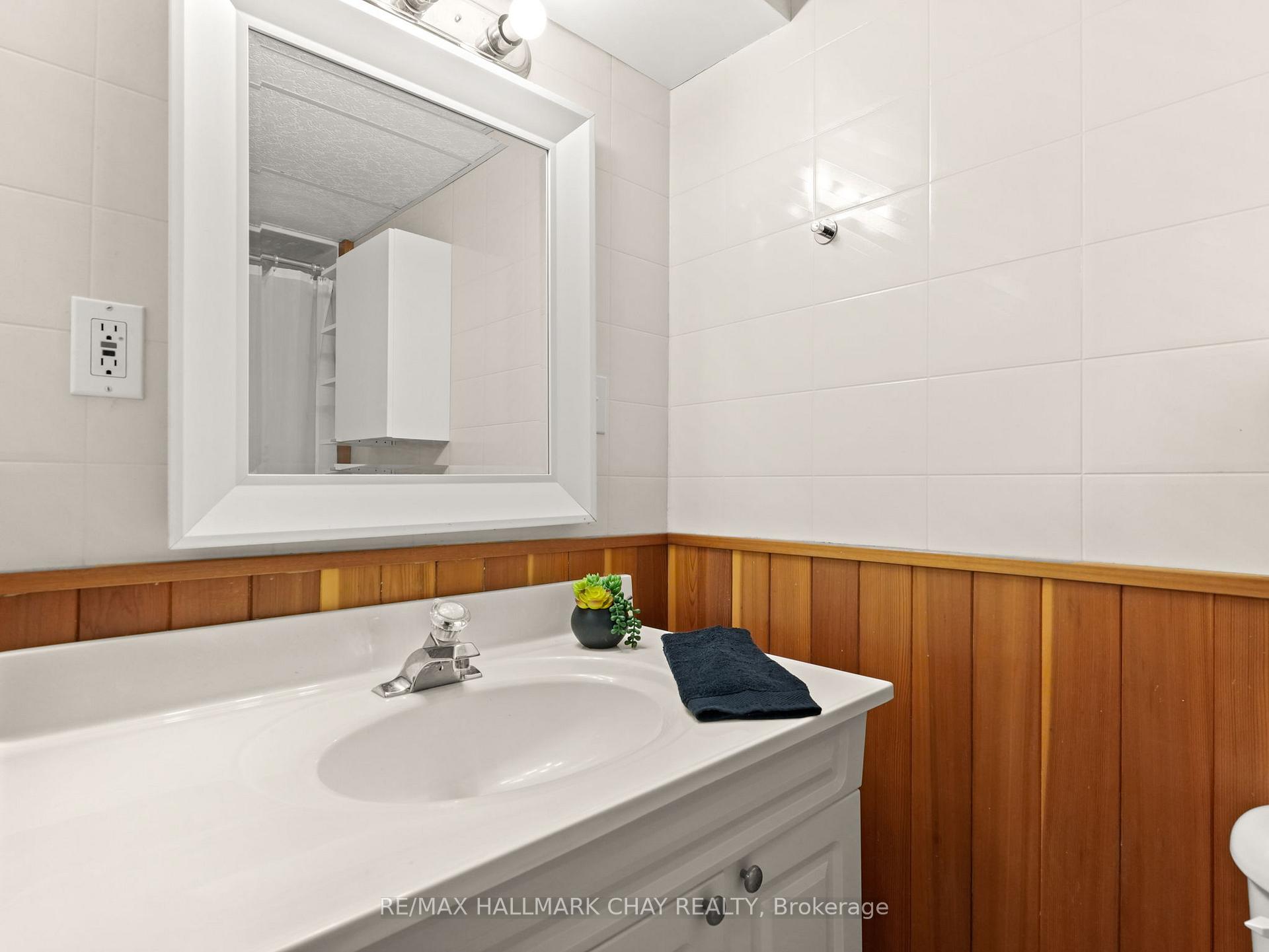 Photo 31 of 87 Mcknight Crescent, New Tecumseth, Tottenham — HOMEH