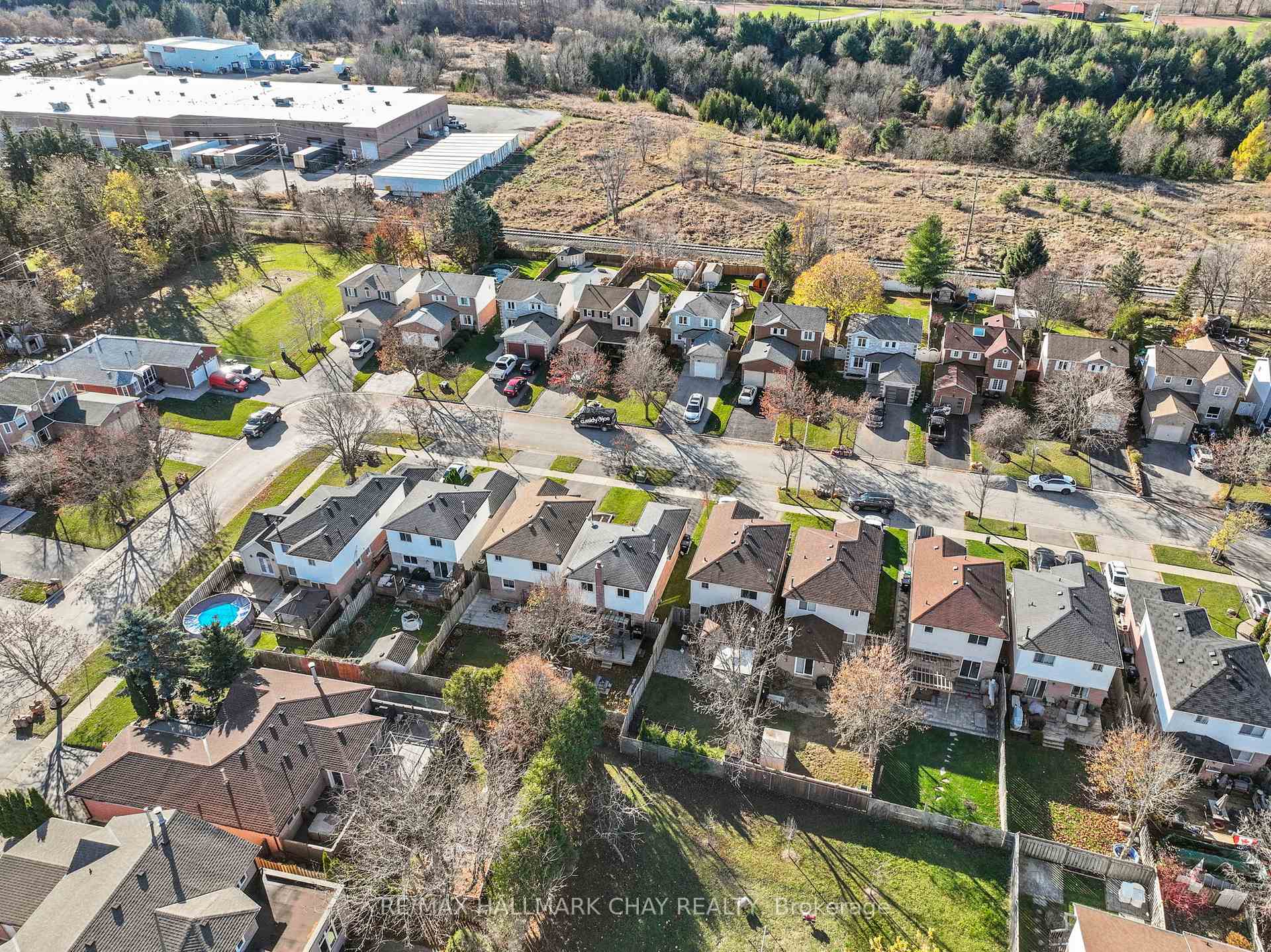 Photo 38 of 87 Mcknight Crescent, New Tecumseth, Tottenham — HOMEH
