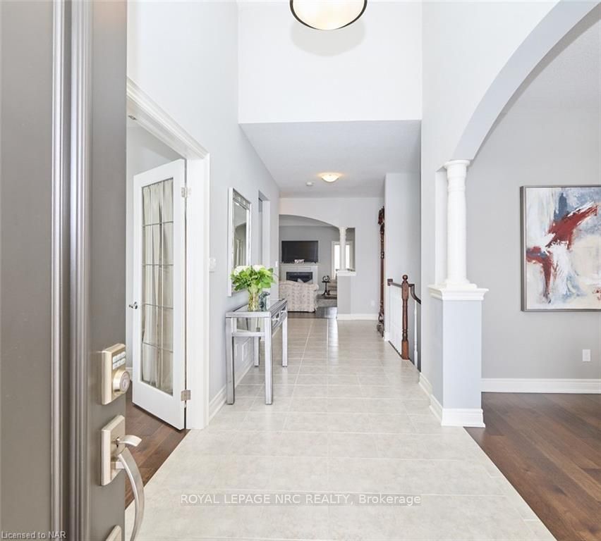 Photo 4 of 20 Joyce Crescent, Pelham, Fonthill — HOMEH