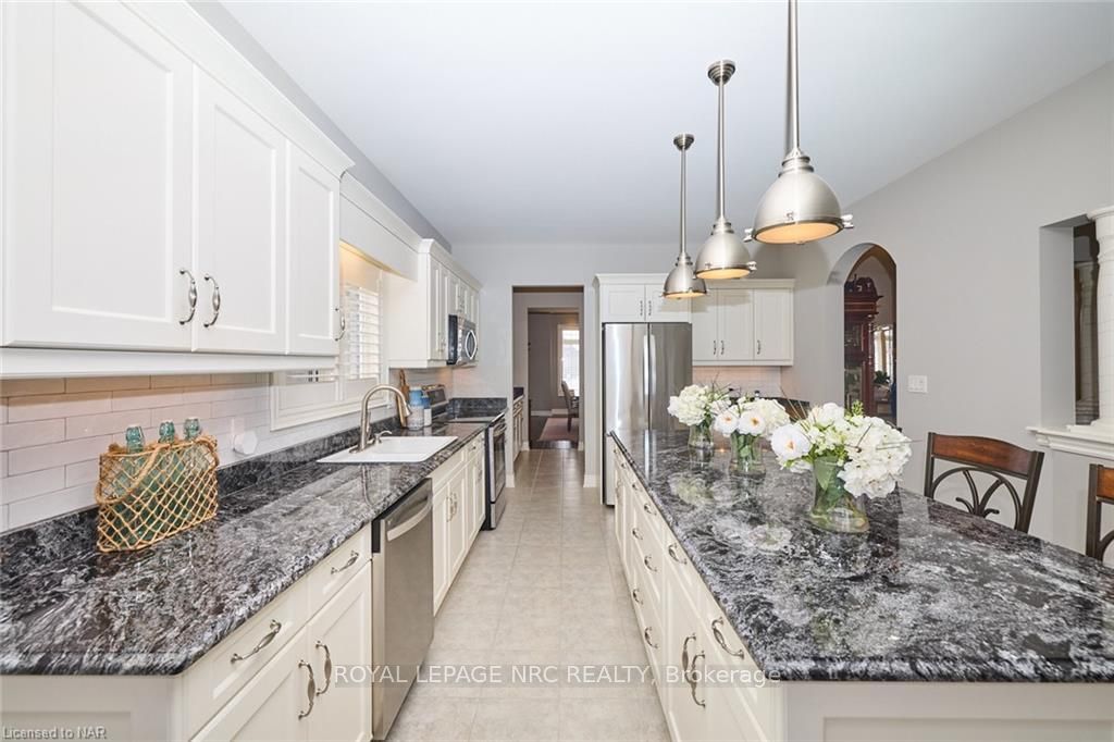 Photo 12 of 20 Joyce Crescent, Pelham, Fonthill — HOMEH