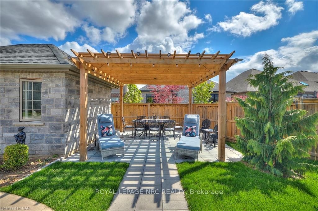 Photo 44 of 20 Joyce Crescent, Pelham, Fonthill — HOMEH