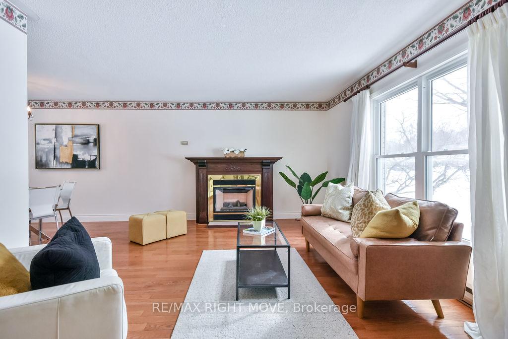Photo 4 of 16 Free Drive, Orillia — HOMEH