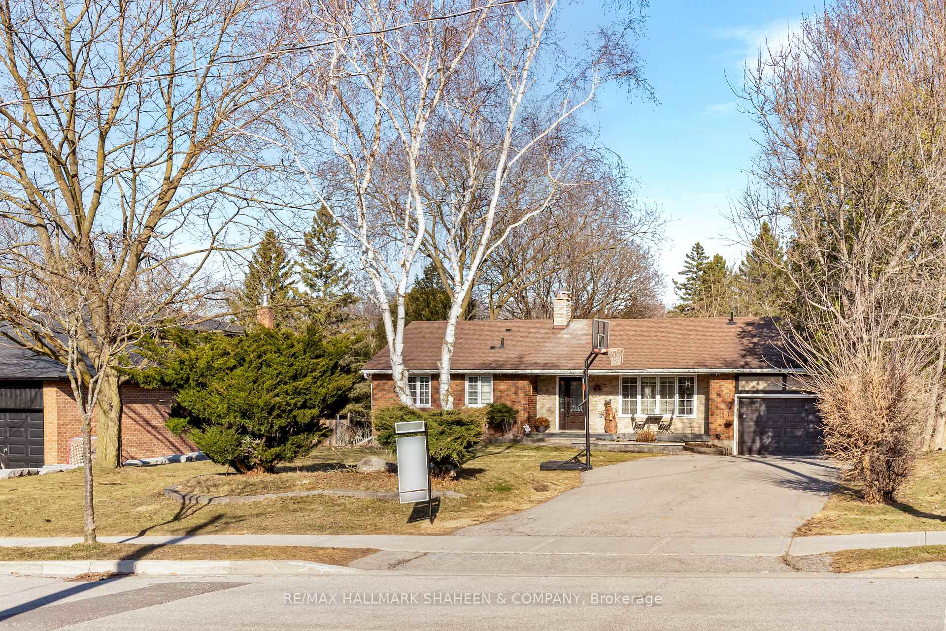Photo 4 of 89 Howard Road, Newmarket, Huron Heights-Leslie Valley — HOMEH