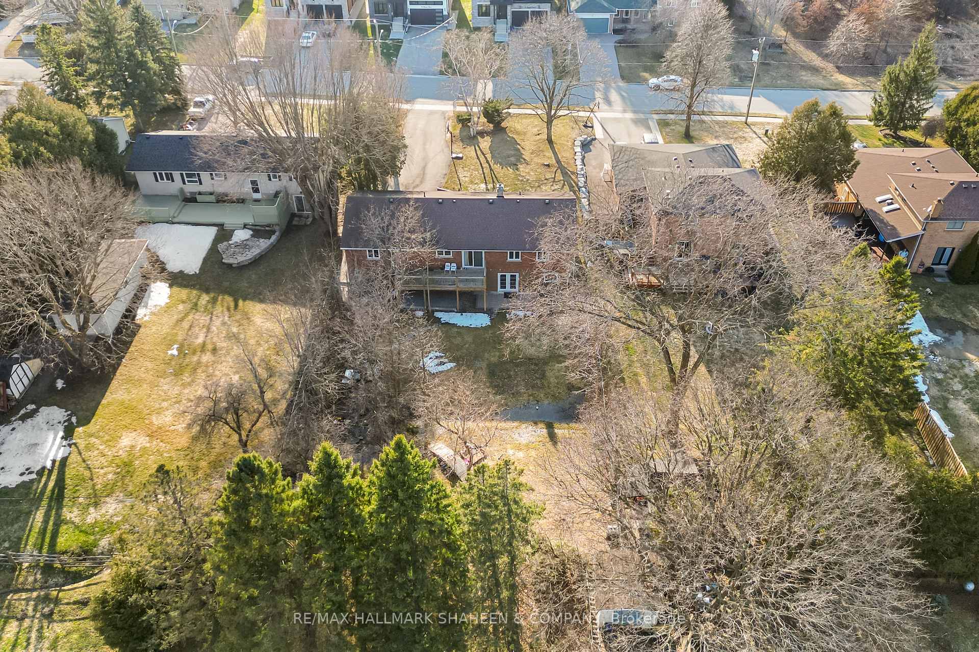 Photo 8 of 89 Howard Road, Newmarket, Huron Heights-Leslie Valley — HOMEH