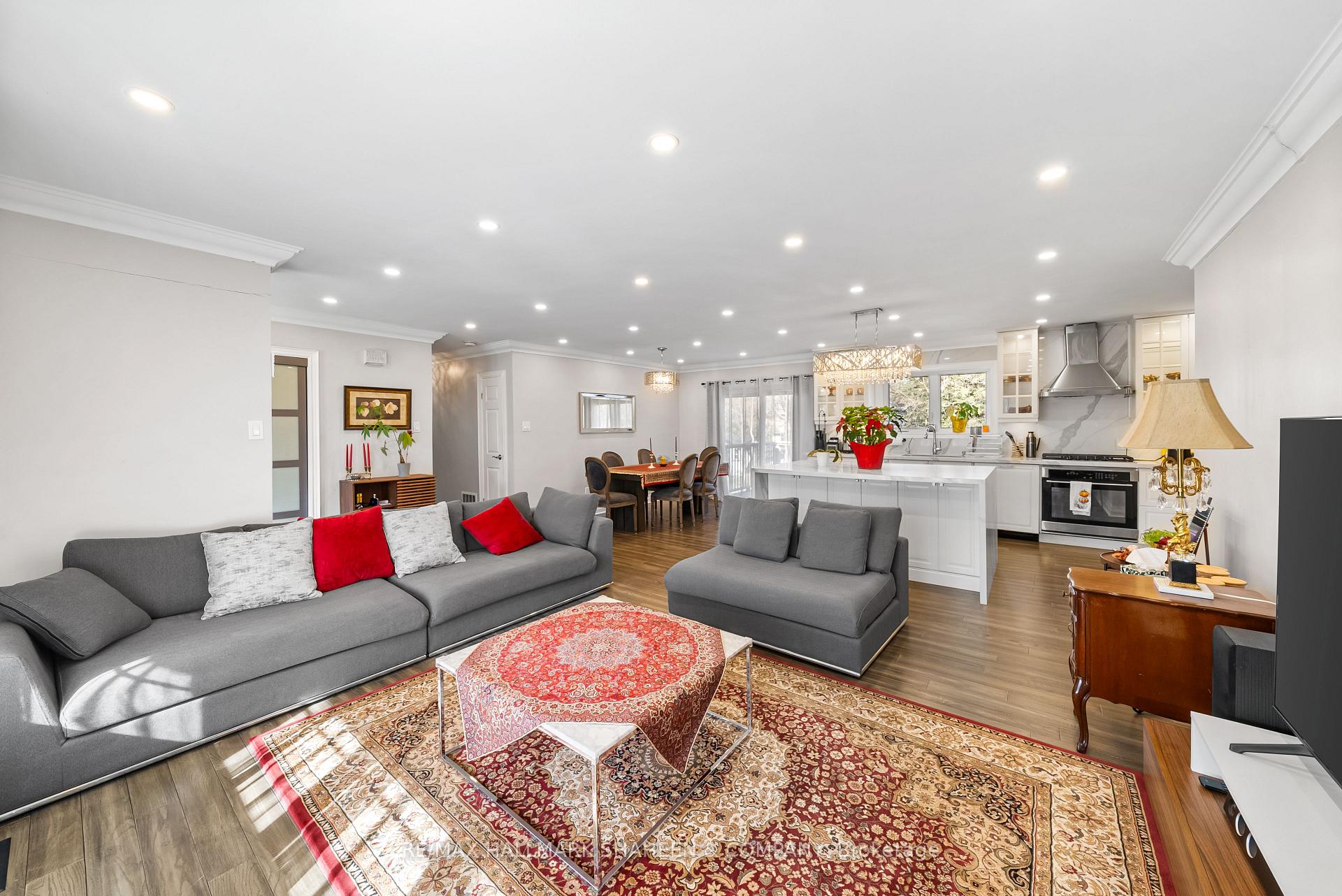 Photo 13 of 89 Howard Road, Newmarket, Huron Heights-Leslie Valley — HOMEH