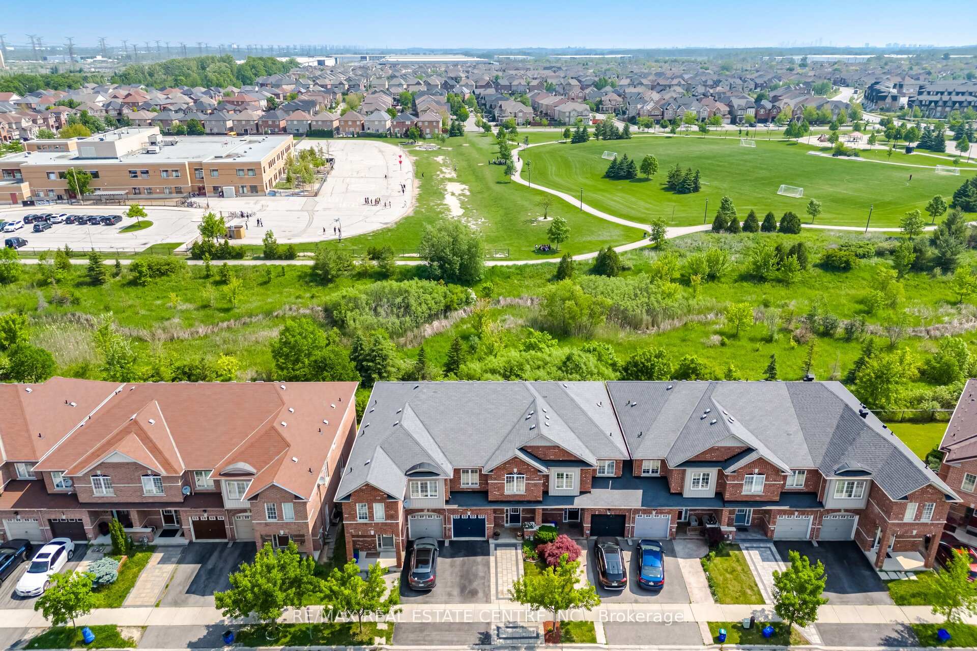Photo 1 of 335 Hobbs Crescent, Milton, Clarke — HOMEH