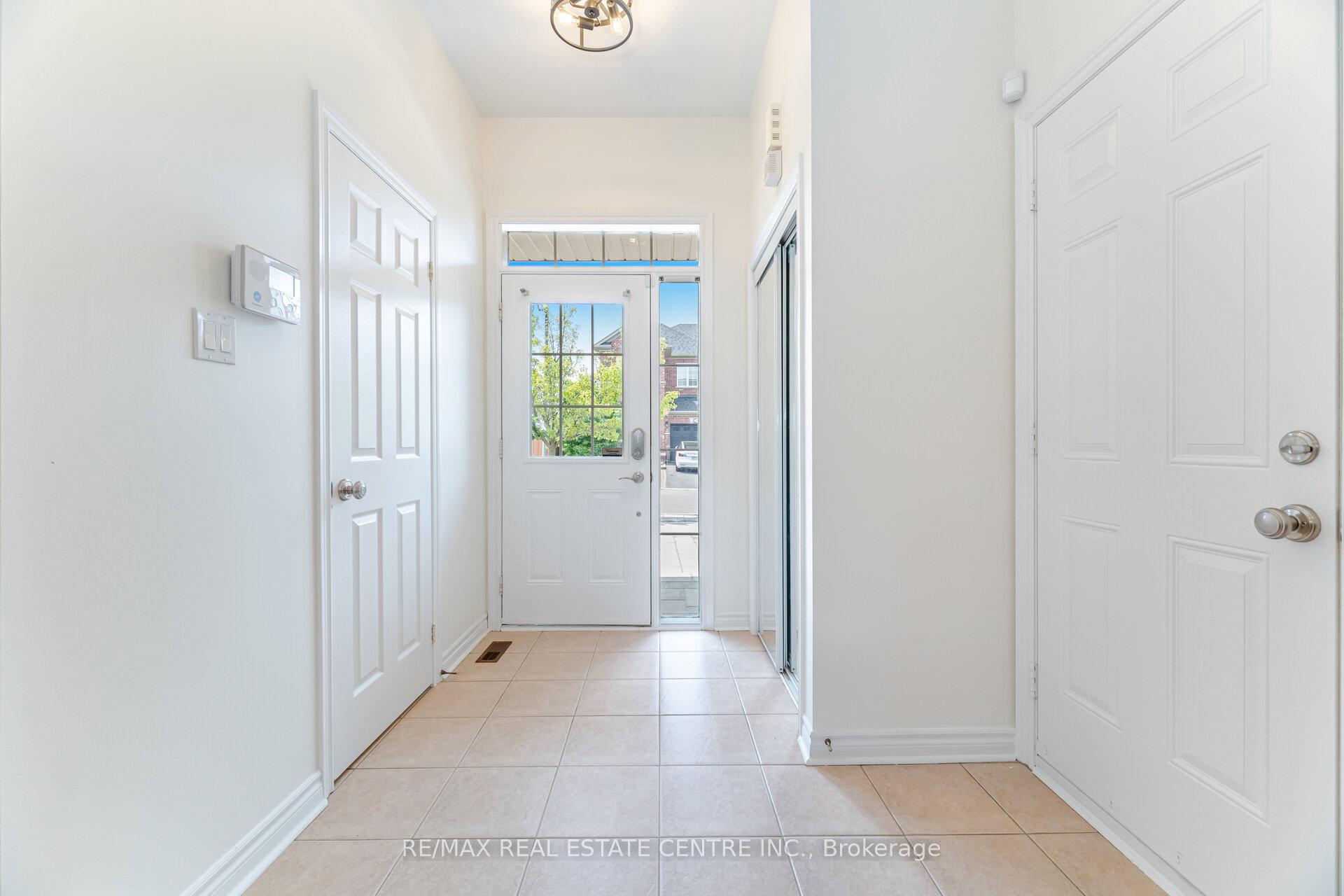 Photo 8 of 335 Hobbs Crescent, Milton, Clarke — HOMEH