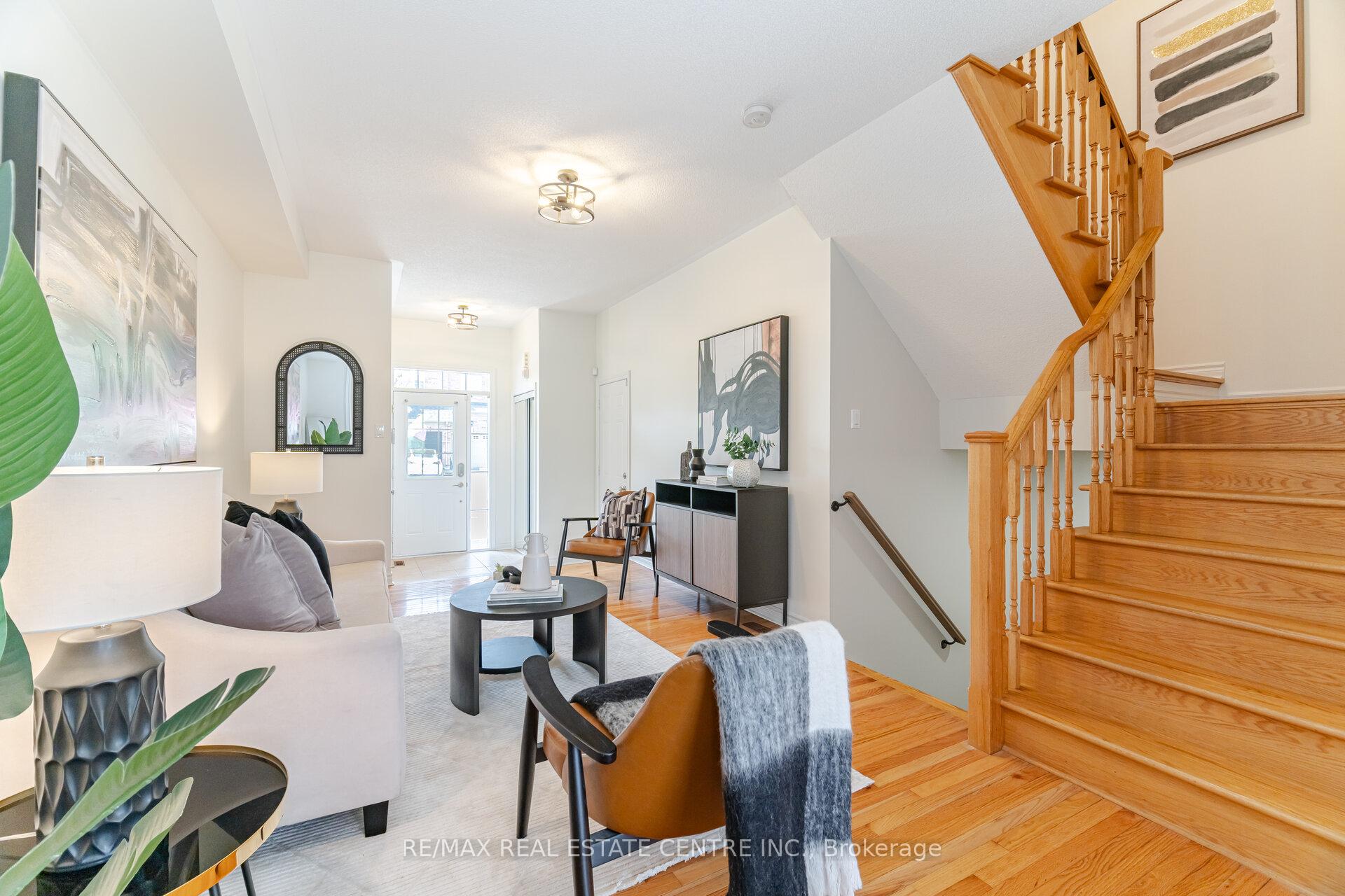 Photo 5 of 335 Hobbs Crescent, Milton, Clarke — HOMEH