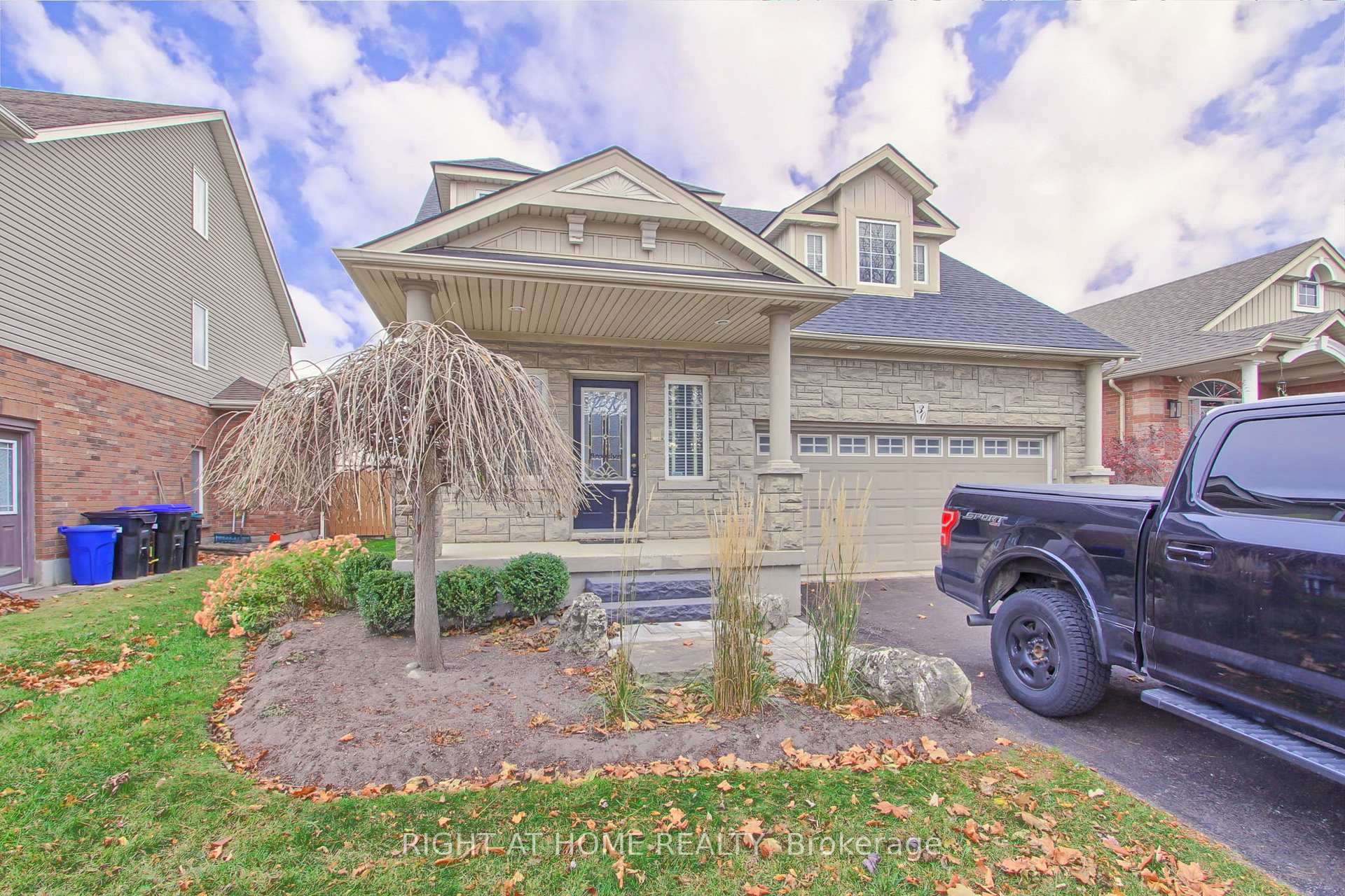 Photo 1 of 30 Essa Road, New Tecumseth, Alliston — HOMEH