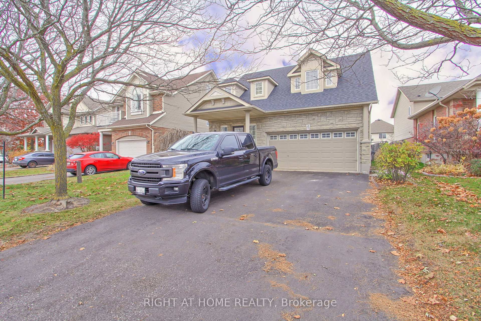 Photo 3 of 30 Essa Road, New Tecumseth, Alliston — HOMEH