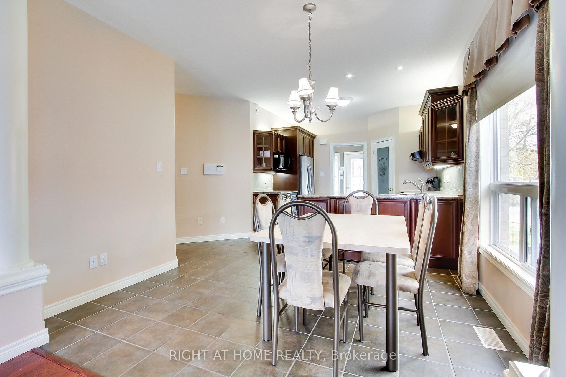 Photo 12 of 30 Essa Road, New Tecumseth, Alliston — HOMEH