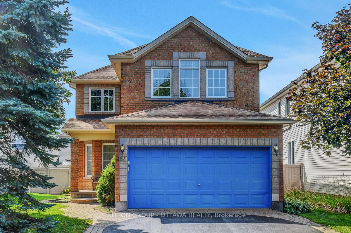 Photo 1 of 982 Como Crescent, Ottawa, Fallingbrook/Pineridge — HOMEH