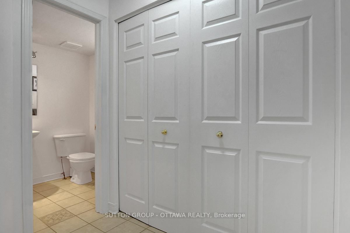 Photo 21 of 982 Como Crescent, Ottawa, Fallingbrook/Pineridge — HOMEH