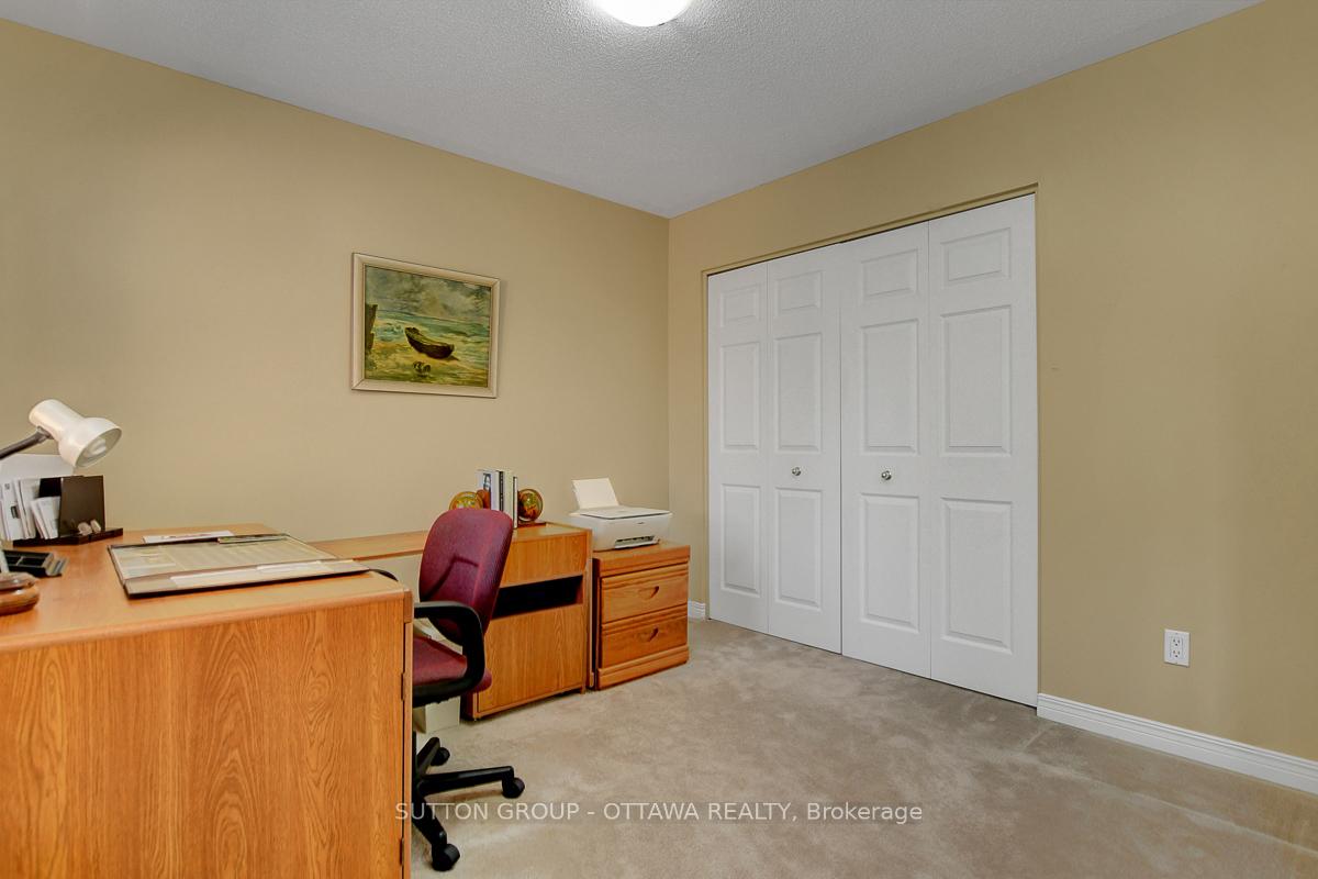 Photo 28 of 982 Como Crescent, Ottawa, Fallingbrook/Pineridge — HOMEH