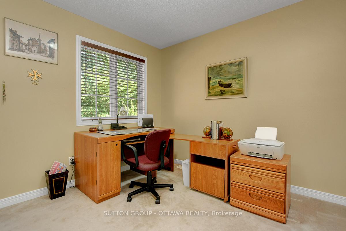 Photo 29 of 982 Como Crescent, Ottawa, Fallingbrook/Pineridge — HOMEH