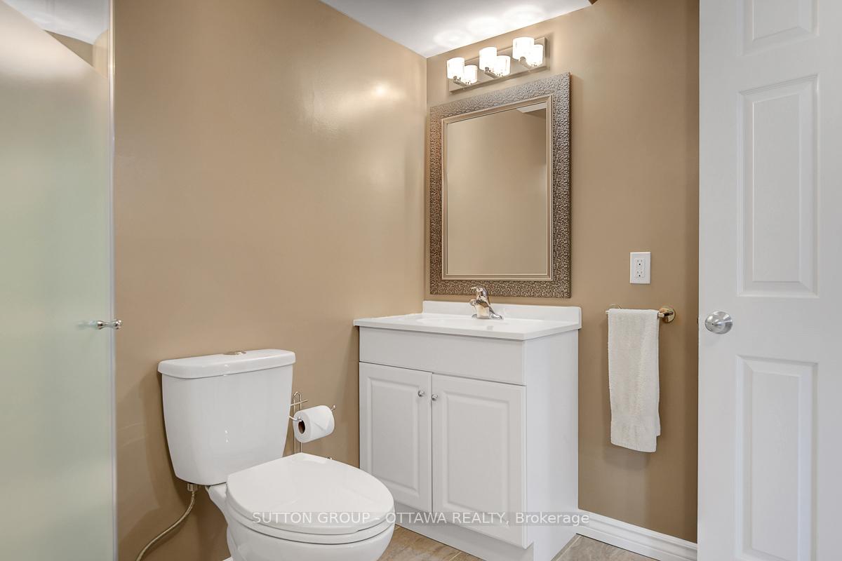 Photo 44 of 982 Como Crescent, Ottawa, Fallingbrook/Pineridge — HOMEH