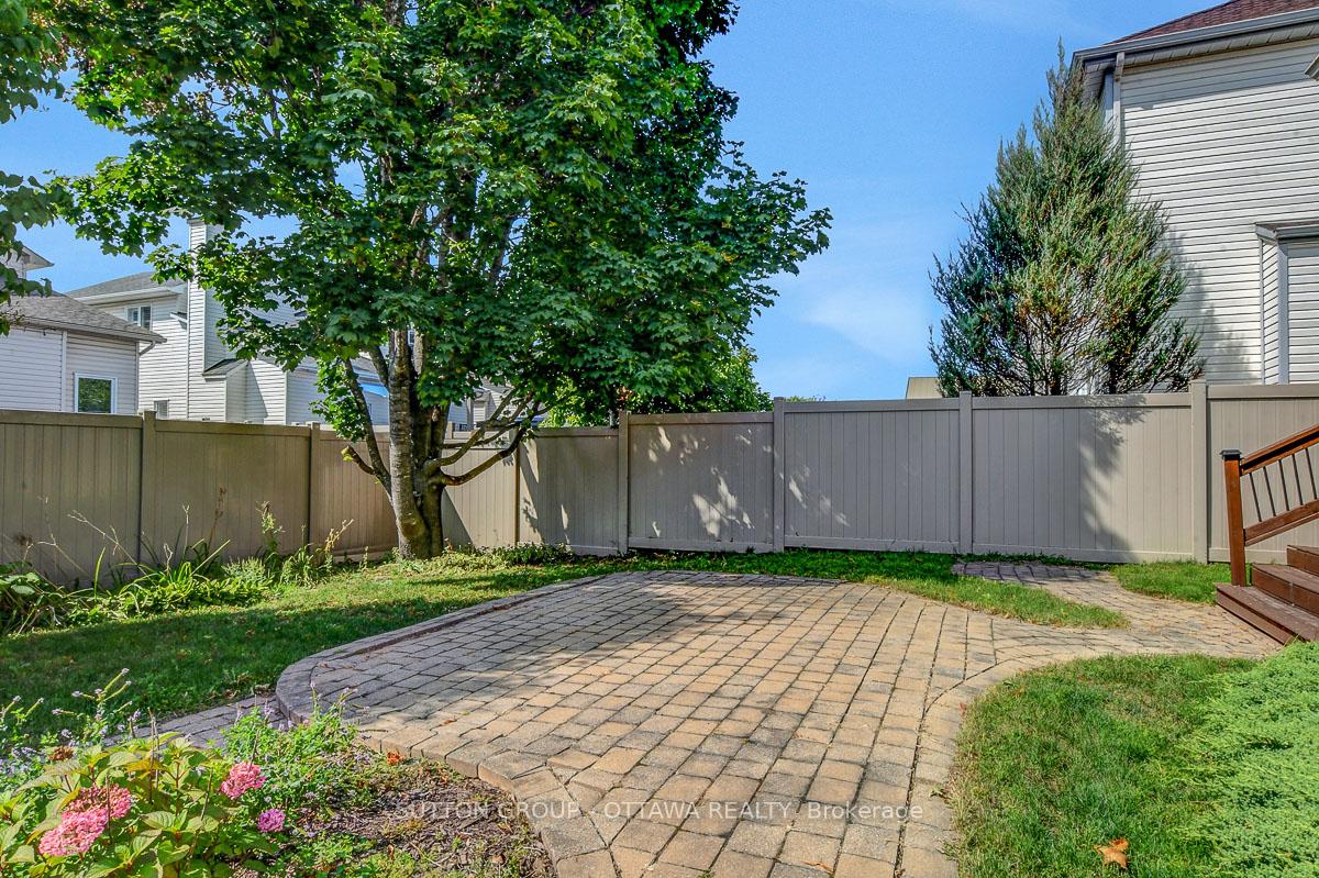 Photo 47 of 982 Como Crescent, Ottawa, Fallingbrook/Pineridge — HOMEH