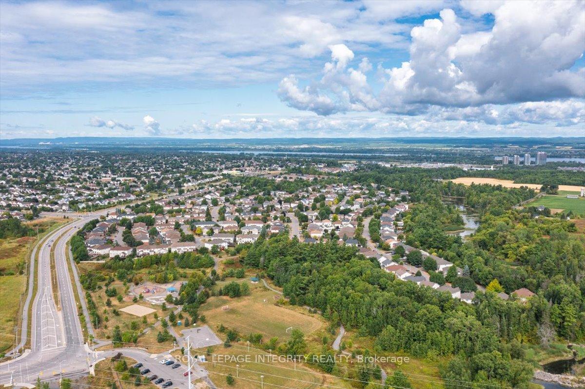 Photo 50 of 106 Trail Side Circle, Ottawa, Springridge/East Village — HOMEH