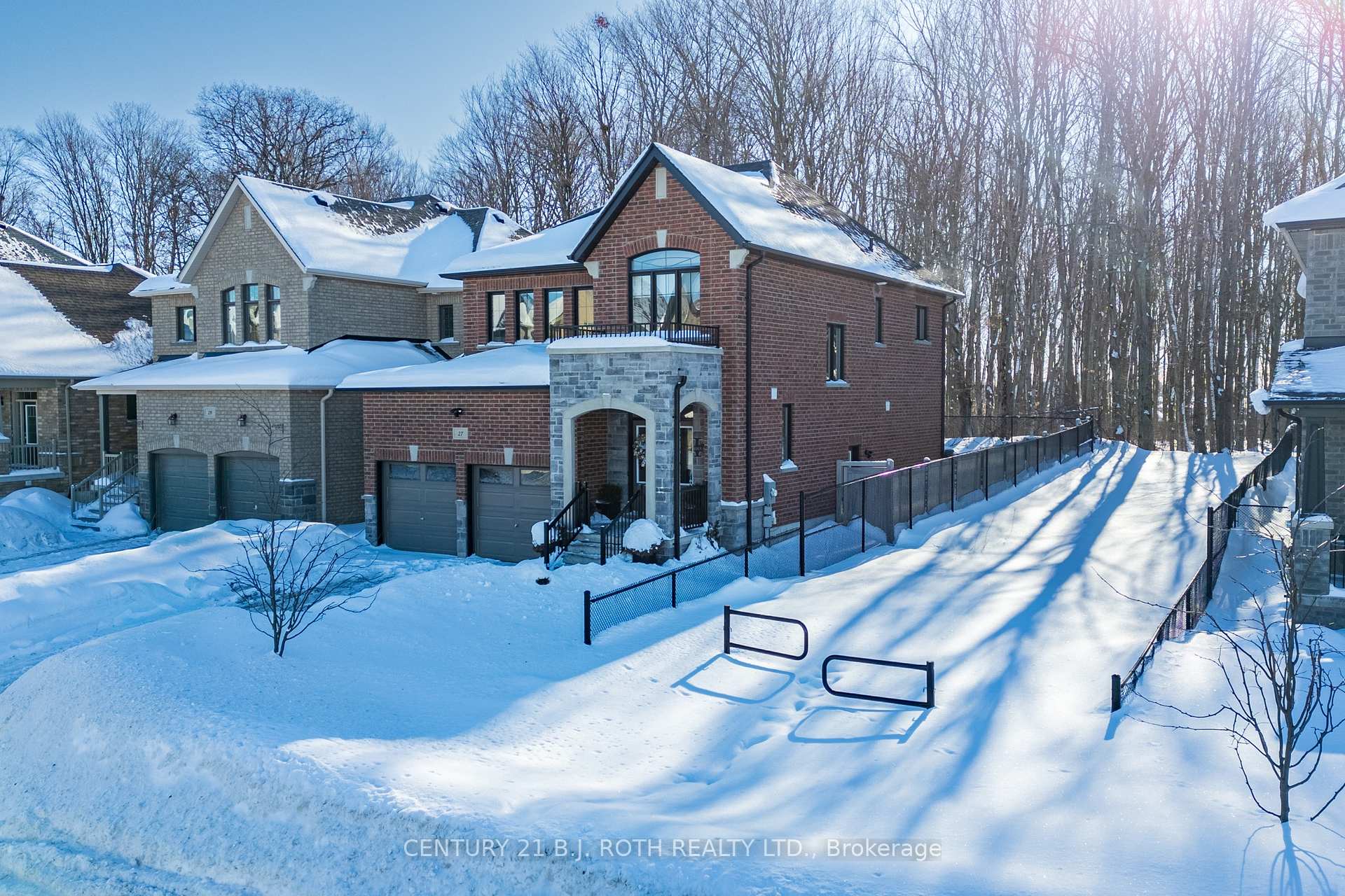 Photo 1 of 27 Atlantis Drive, Orillia — HOMEH