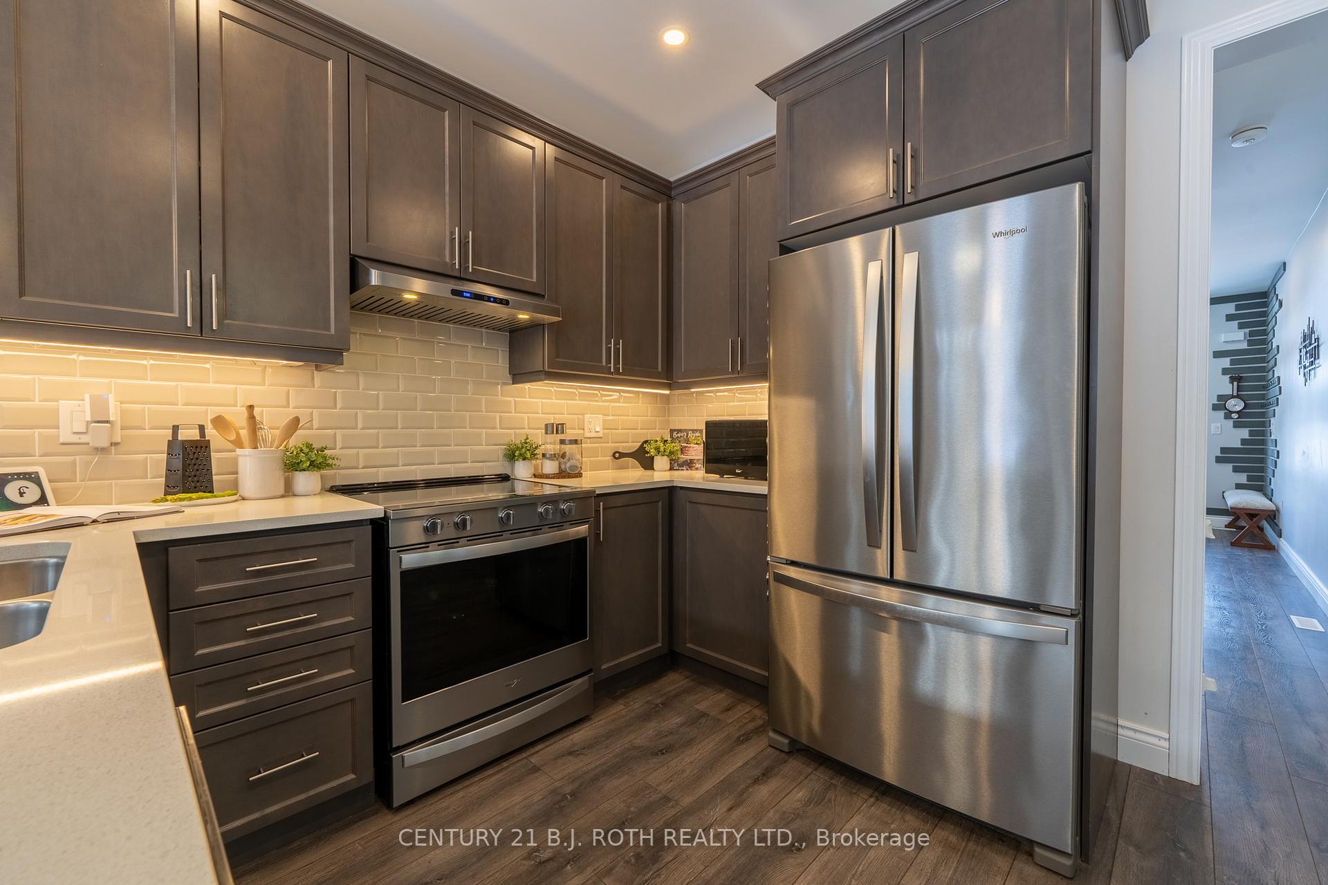 Photo 5 of 27 Atlantis Drive, Orillia — HOMEH