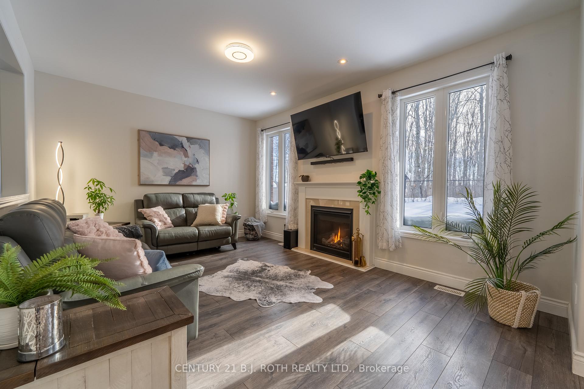 Photo 10 of 27 Atlantis Drive, Orillia — HOMEH