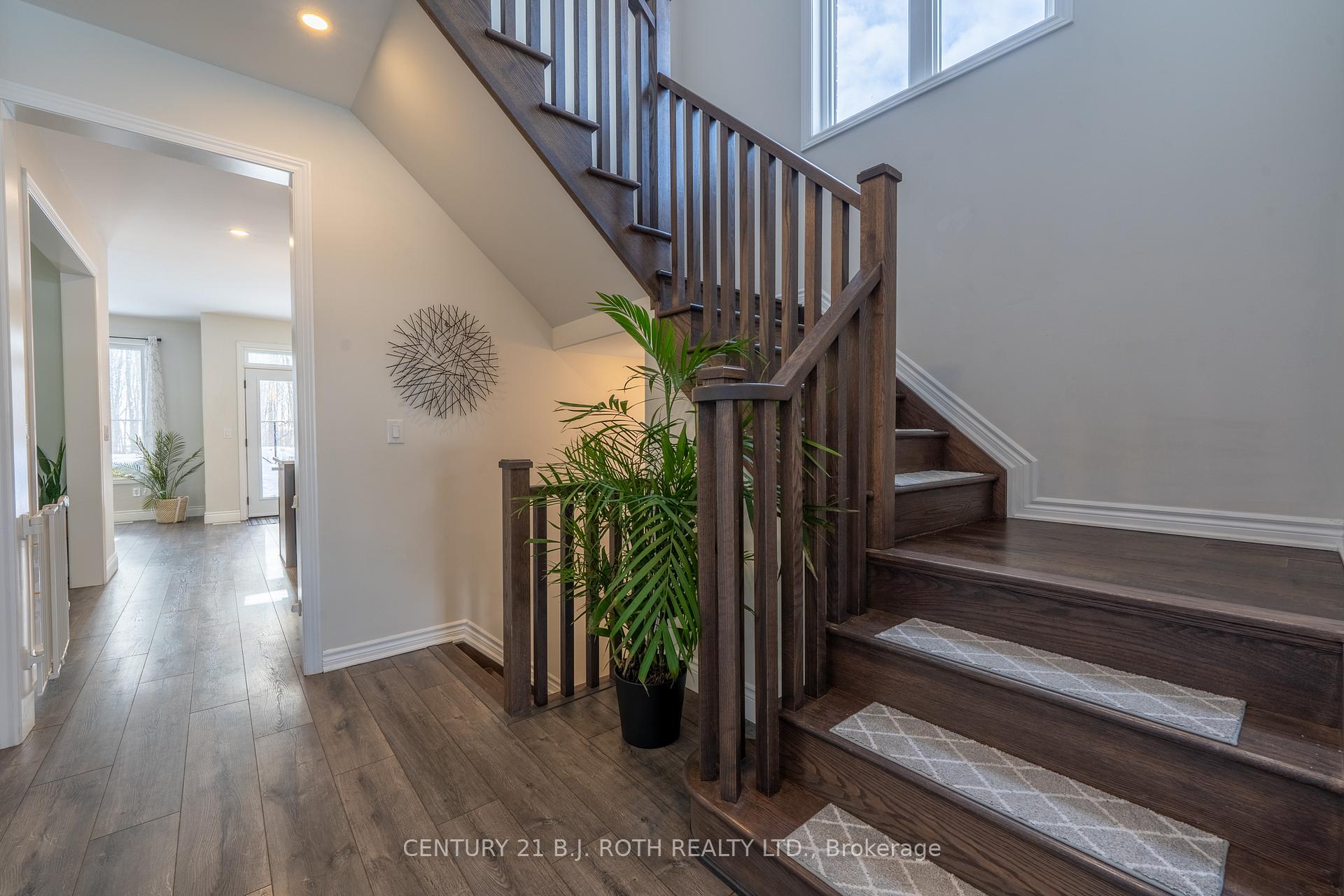 Photo 15 of 27 Atlantis Drive, Orillia — HOMEH