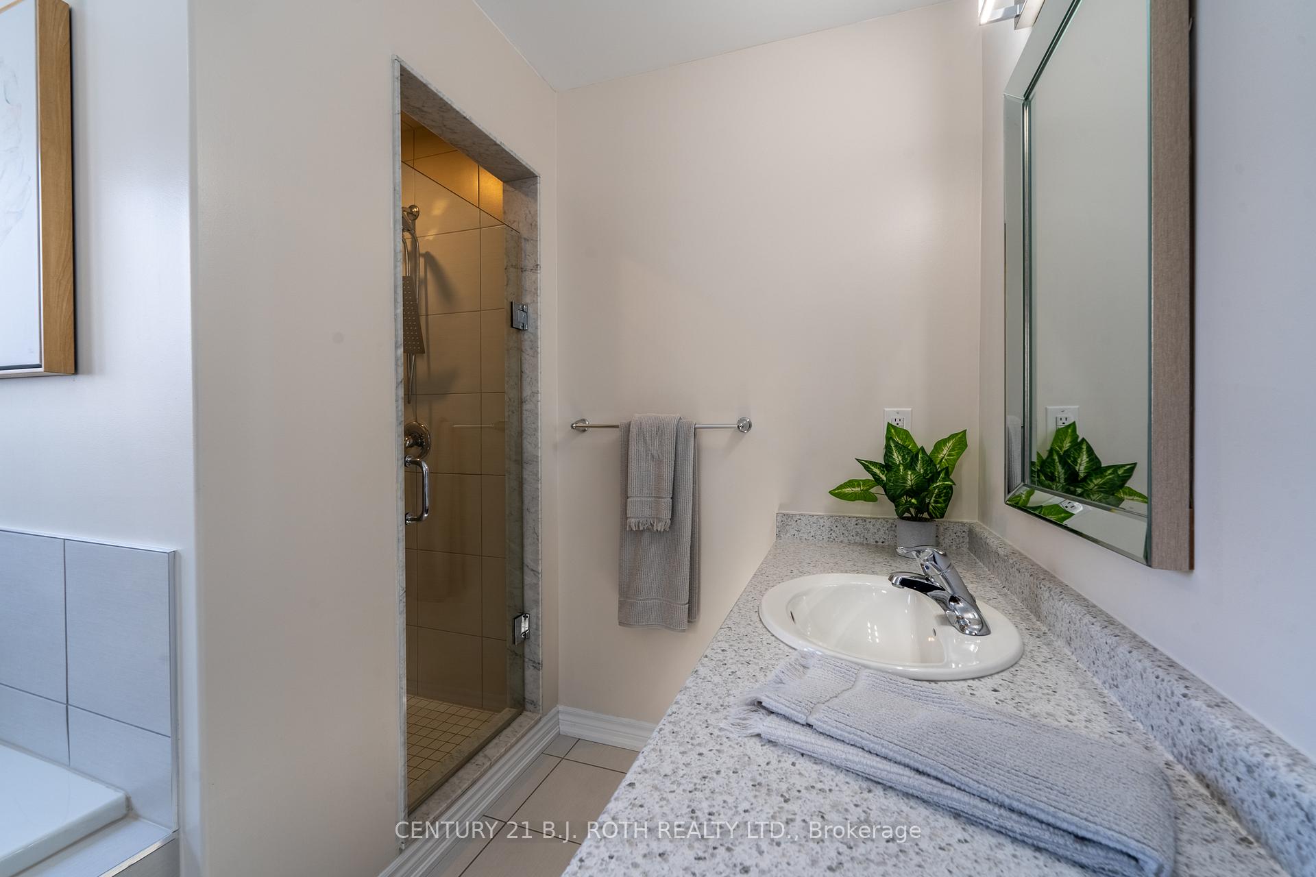 Photo 19 of 27 Atlantis Drive, Orillia — HOMEH