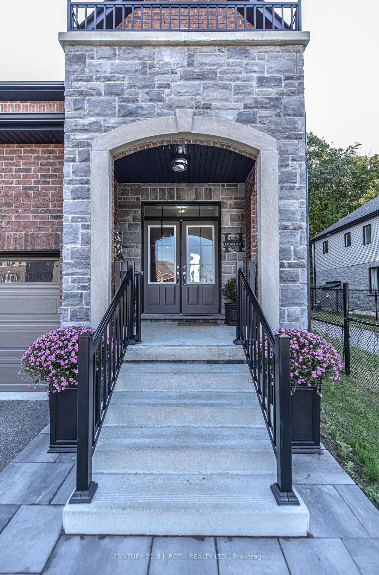 Photo 32 of 27 Atlantis Drive, Orillia — HOMEH