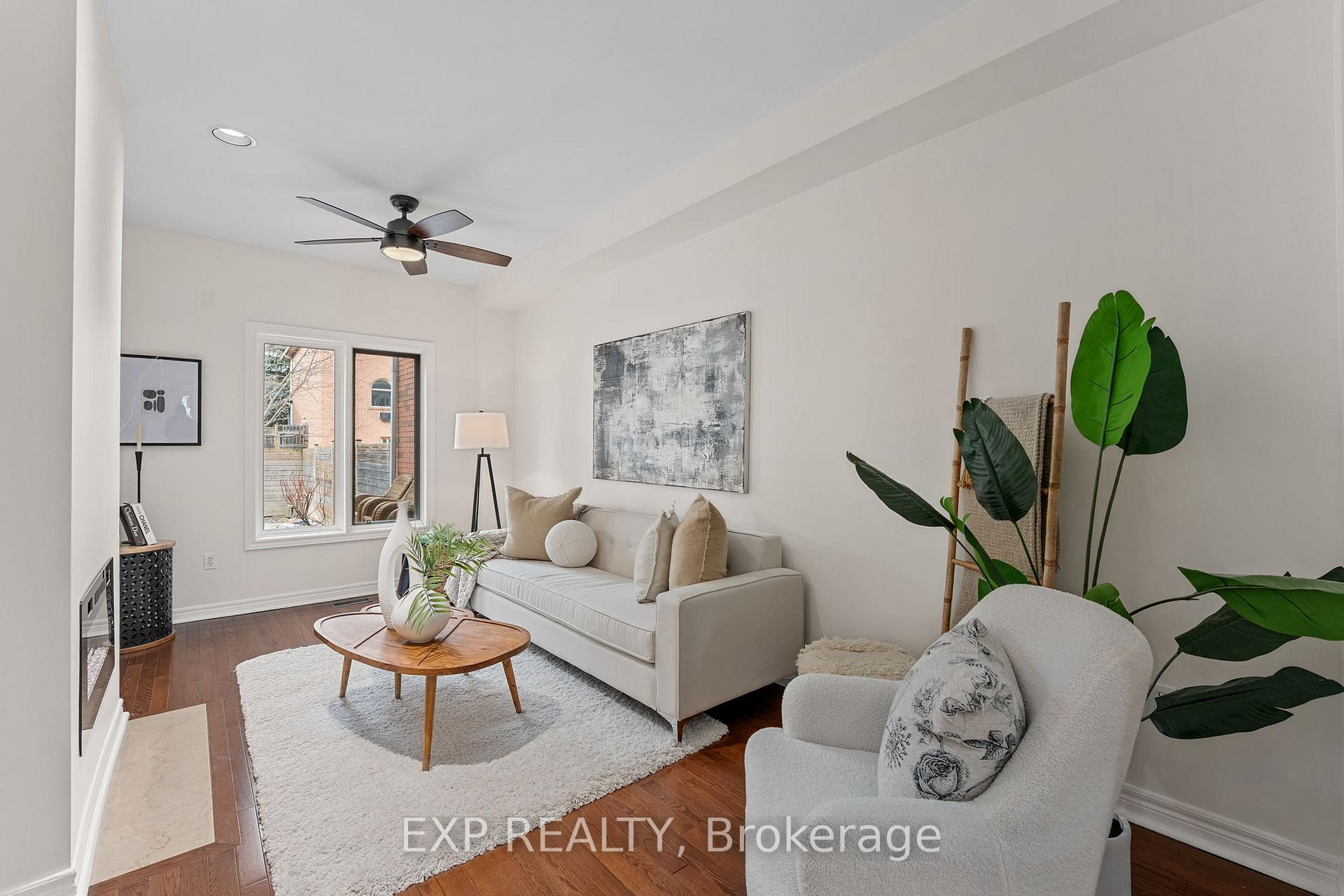Photo 10 of 244 Denise Circle, Newmarket, Summerhill Estates — HOMEH