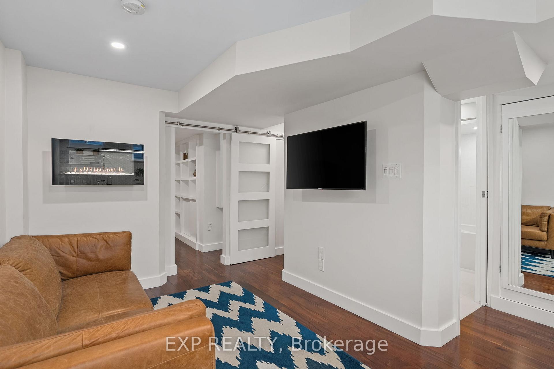 Photo 26 of 244 Denise Circle, Newmarket, Summerhill Estates — HOMEH
